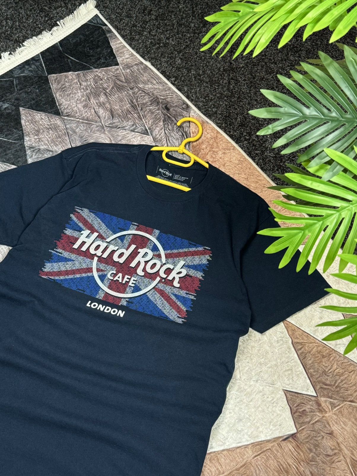 Band Tees Hard Rock Cafe London T-Shirts Size S 🏴󠁧󠁢󠁥󠁮󠁧󠁿 Size US L / EU 52-54 / 3 - 8 Thumbnail
