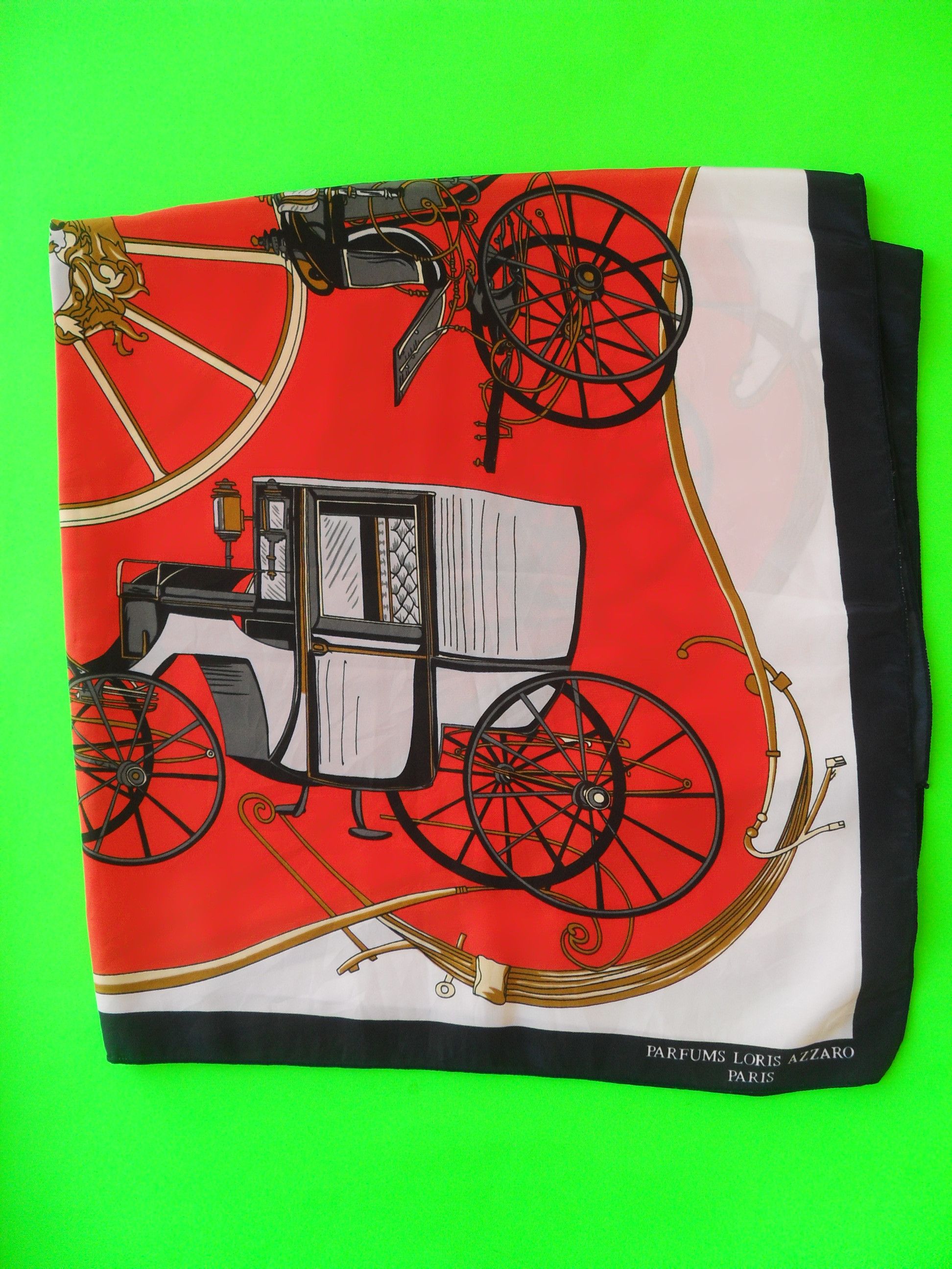Other Azzaro square travel scarf on the theme of a carriage. Size ONE SIZE - 2 Thumbnail