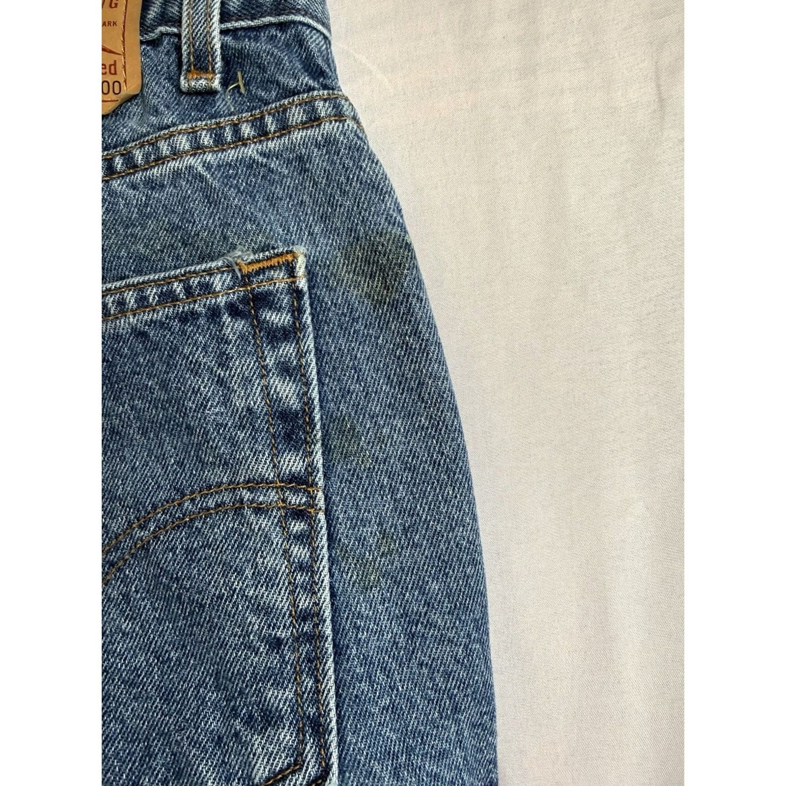 Levi's VINTAGE Levi's 550 Relaxed Fit Denim Shorts Mens 36 Medium Wash Y2K Street Jorts Bermuda 5-Pocket Navy Blue Mens Size US 36 / EU 52 - 4 Thumbnail