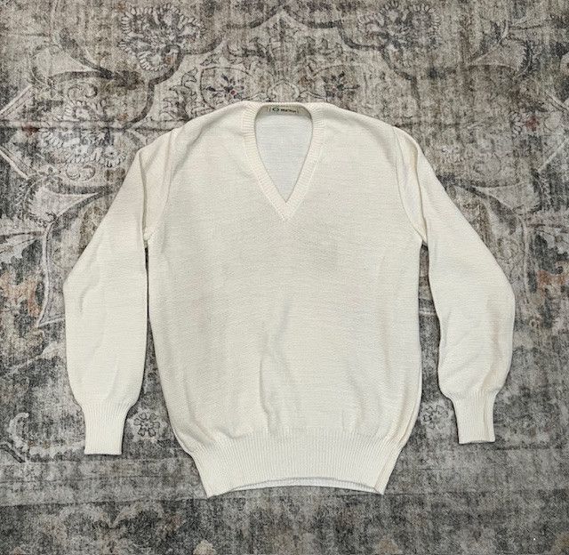 Vintage Vintage 1970s Tricton V-Neck Sweater (L) – Made in Spain Size US L / EU 52-54 / 3 - 1 Thumbnail