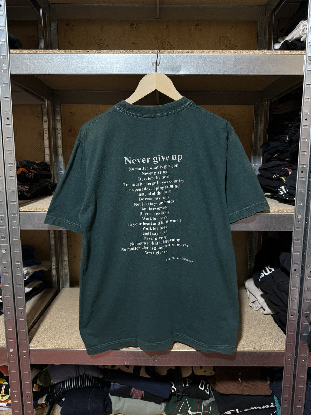 Vintage Vintage 90’s Never give up Dalai Lama Buddhism T-Shirt Size US XL / EU 56 / 4 - 1 Thumbnail
