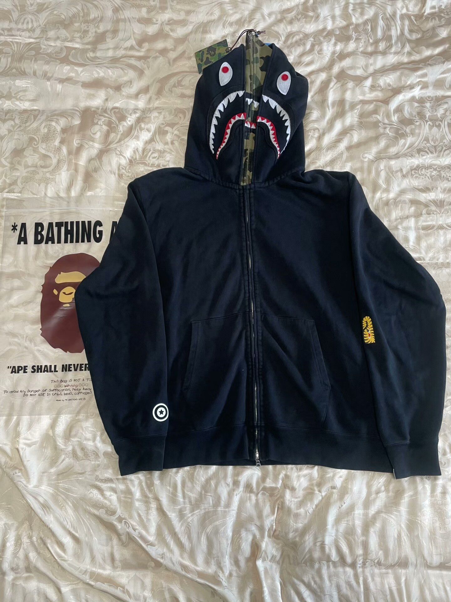 Bape Bape Light Jacket XXL Men Size US XXL / EU 58 / 5 - 1 Thumbnail