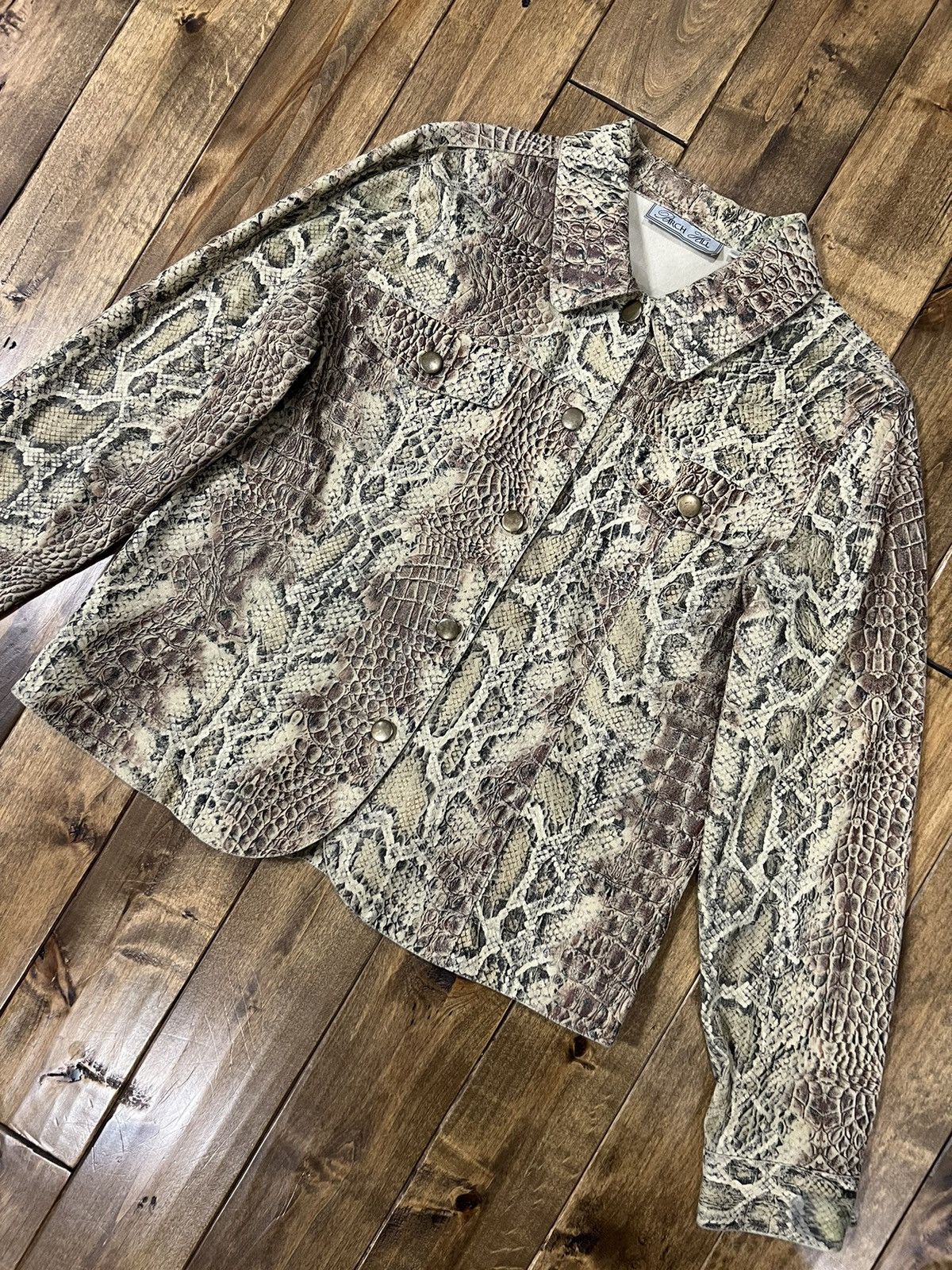 Japanese Brand × Vintage Vintage snake print cropped jacket Size US S / EU 44-46 / 1 - 8 Thumbnail