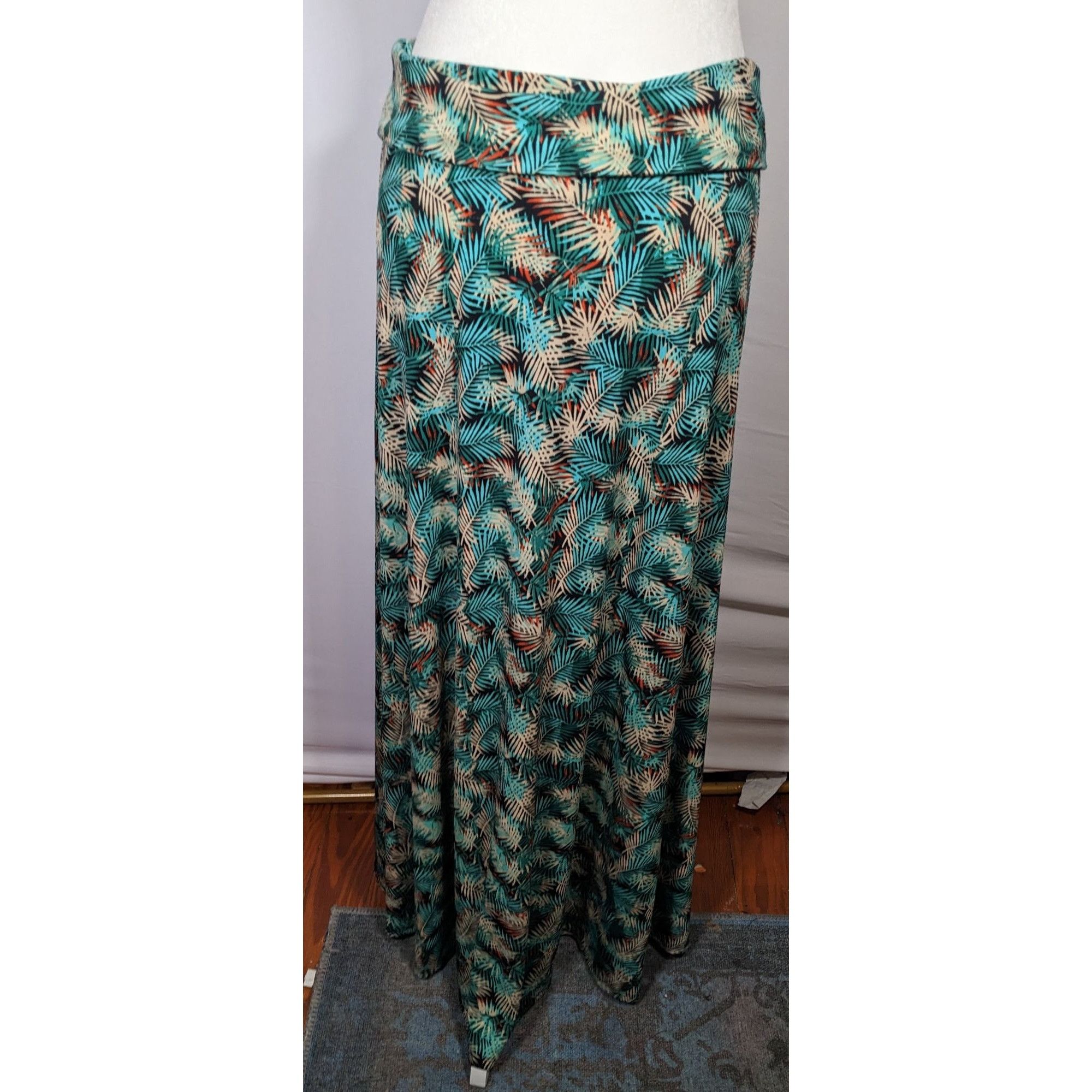 Other Lularoe Summery Palm Leaf Printed Maxi Skirt Size 32" / US 10 / IT 46 - 5 Thumbnail