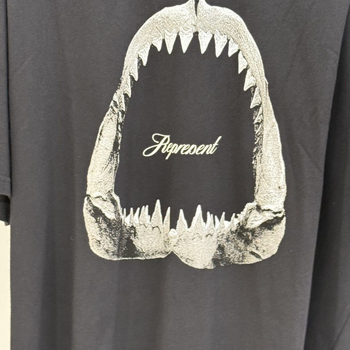 Represent Clo. Represent Shark Jaws Tee Black Size US L / EU 52-54 / 3 - 2 Thumbnail