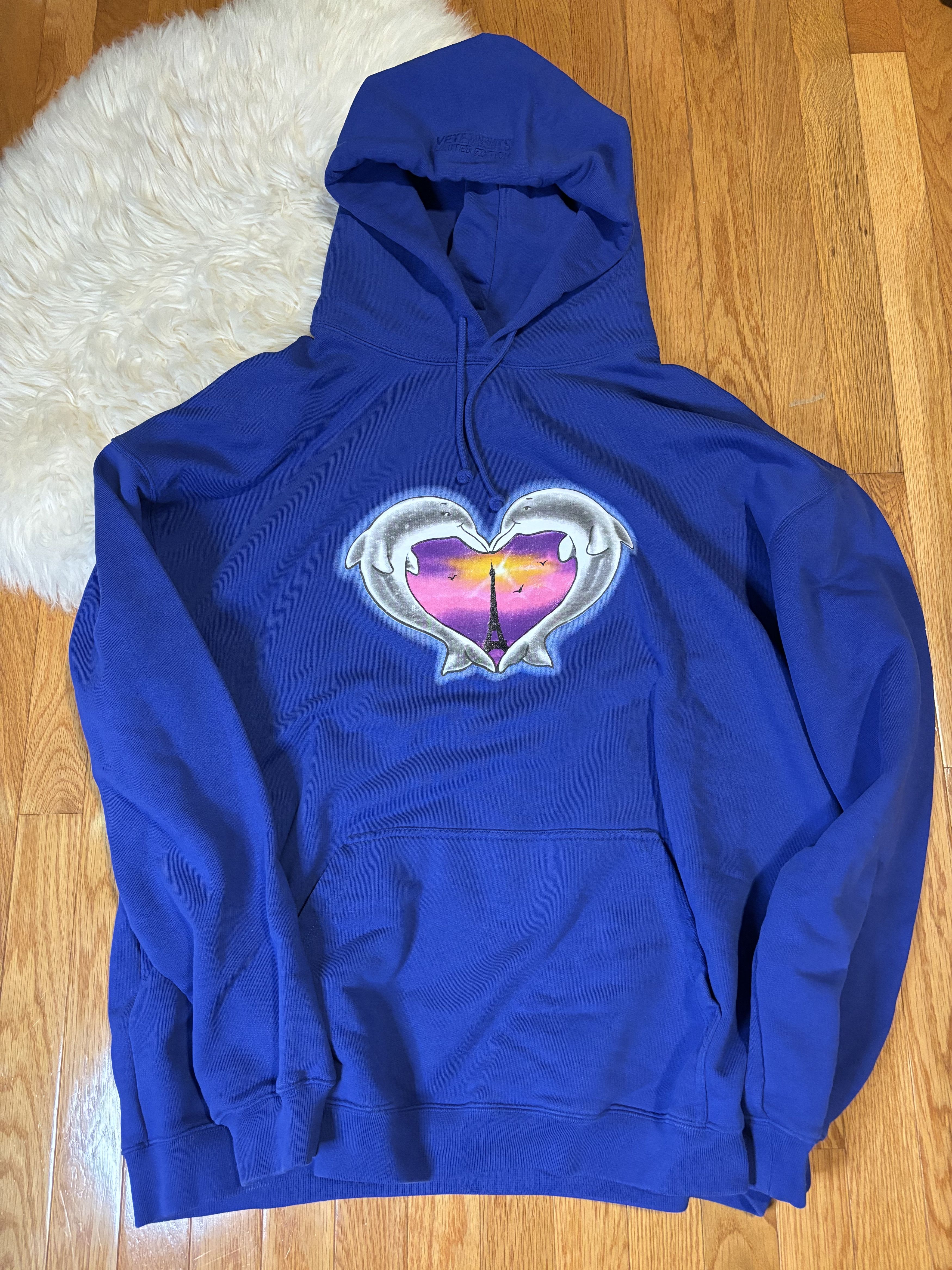 Vetements DOLPHIN HEART HOODIE Size US M / EU 48-50 / 2 - 1 Thumbnail