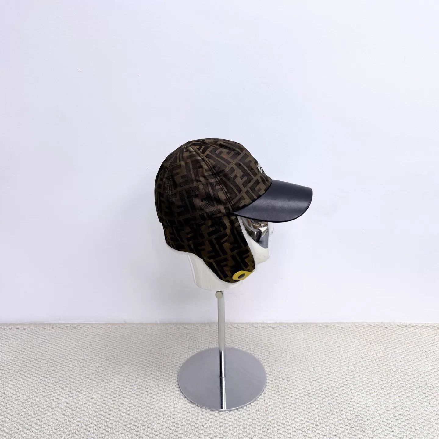 Fendi Fendi Double F FF Monogram Shearling Earflap Hat M unisex Size ONE SIZE - 2 Thumbnail