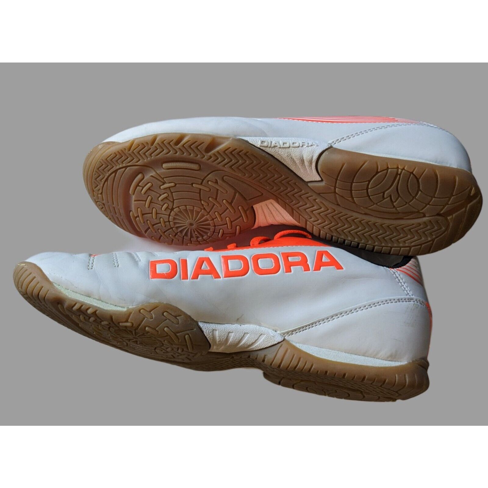 Diadora Diadora Indoor Soccer Shoes Men's 8. White with Orange. Size US 8 / EU 41 - 2 Thumbnail