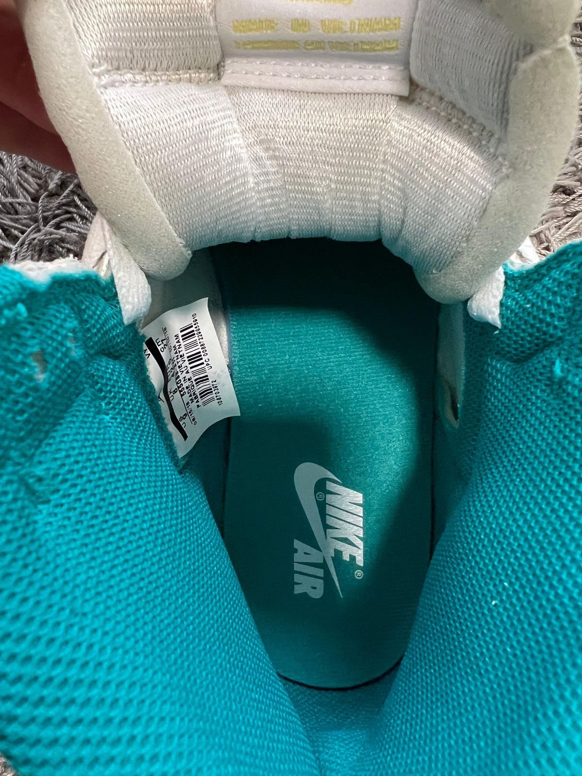 Nike Jordan 1 retro high Turbo Green Size US 9 / EU 42 - 6 Thumbnail