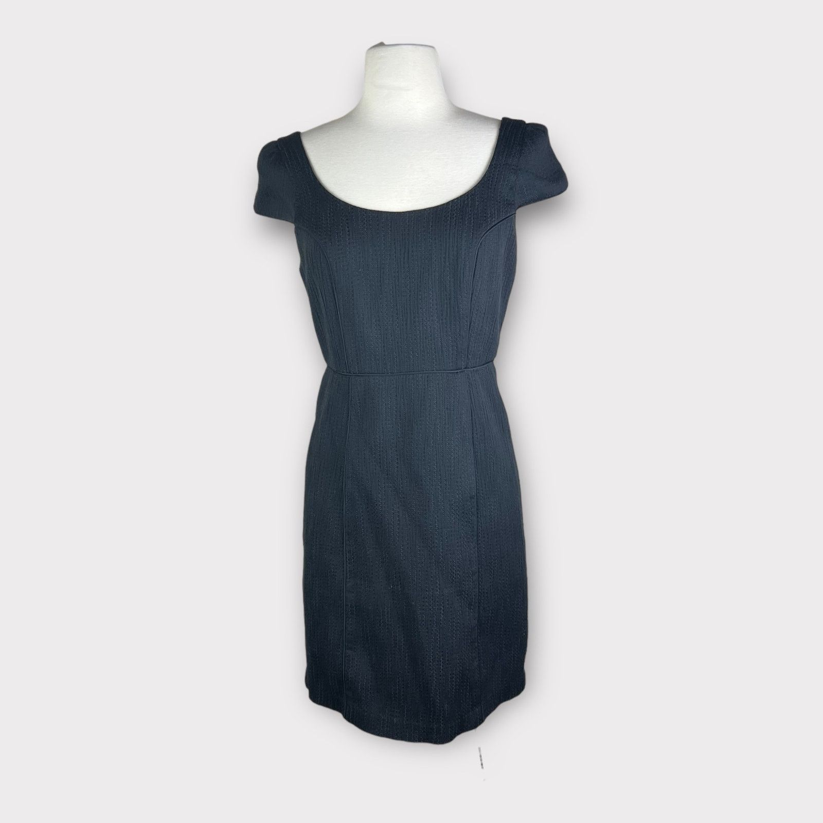 Bcbgmaxazria BCBGeneration | Cap Sleeves Classic Sheath | Size 4 Size S / US 4 / IT 40 - 1 Thumbnail