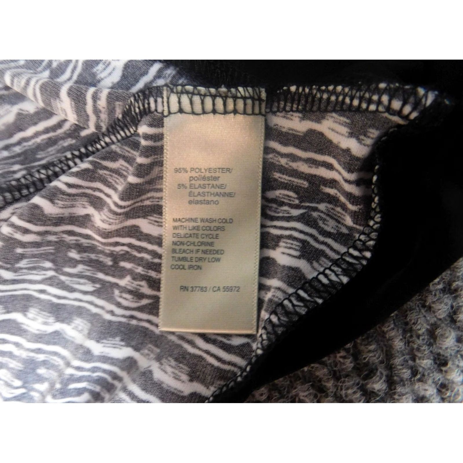 Vintage Rafaella Blouse Womens S Black Striped Crew Neck Short Sleeve Pullover Stretch Regular Button Polyester Rayon Lightweight Casual Shirt Size S / US 4 / IT 40 - 7 Thumbnail