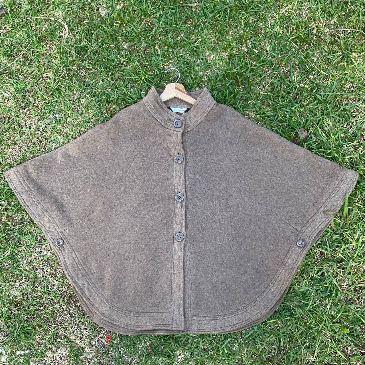 Designer Vintage Poncho Wool by Cher Square Size US XL / EU 56 / 4 - 1 Thumbnail
