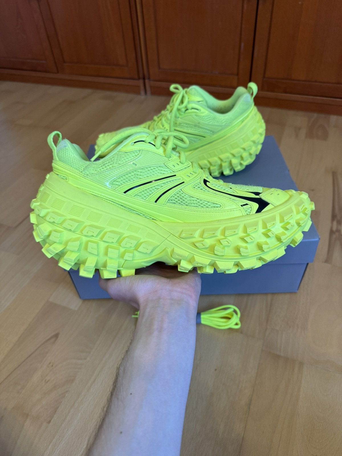 Balenciaga Balenciaga Defender Neon Yellow Size US 10 / EU 43 - 4 Thumbnail