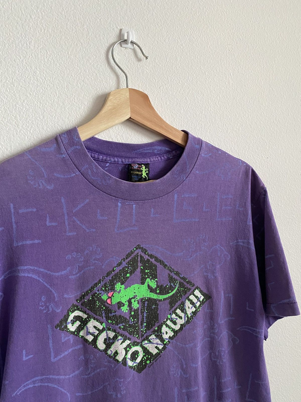 Vintage Vintage 90s Hawaii AOP All Over Print Tee Size US M / EU 48-50 / 2 - 5 Thumbnail