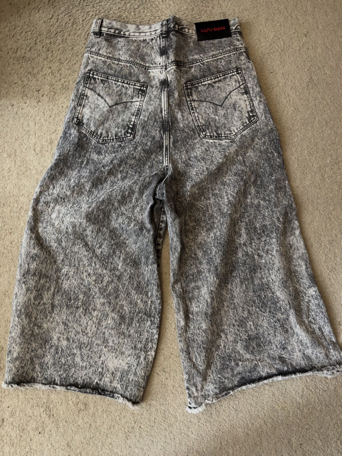 LUU DAN Luu Dan Black acid wash wide cropped jeans 32 Size US 32 / EU 48 - 2 Thumbnail