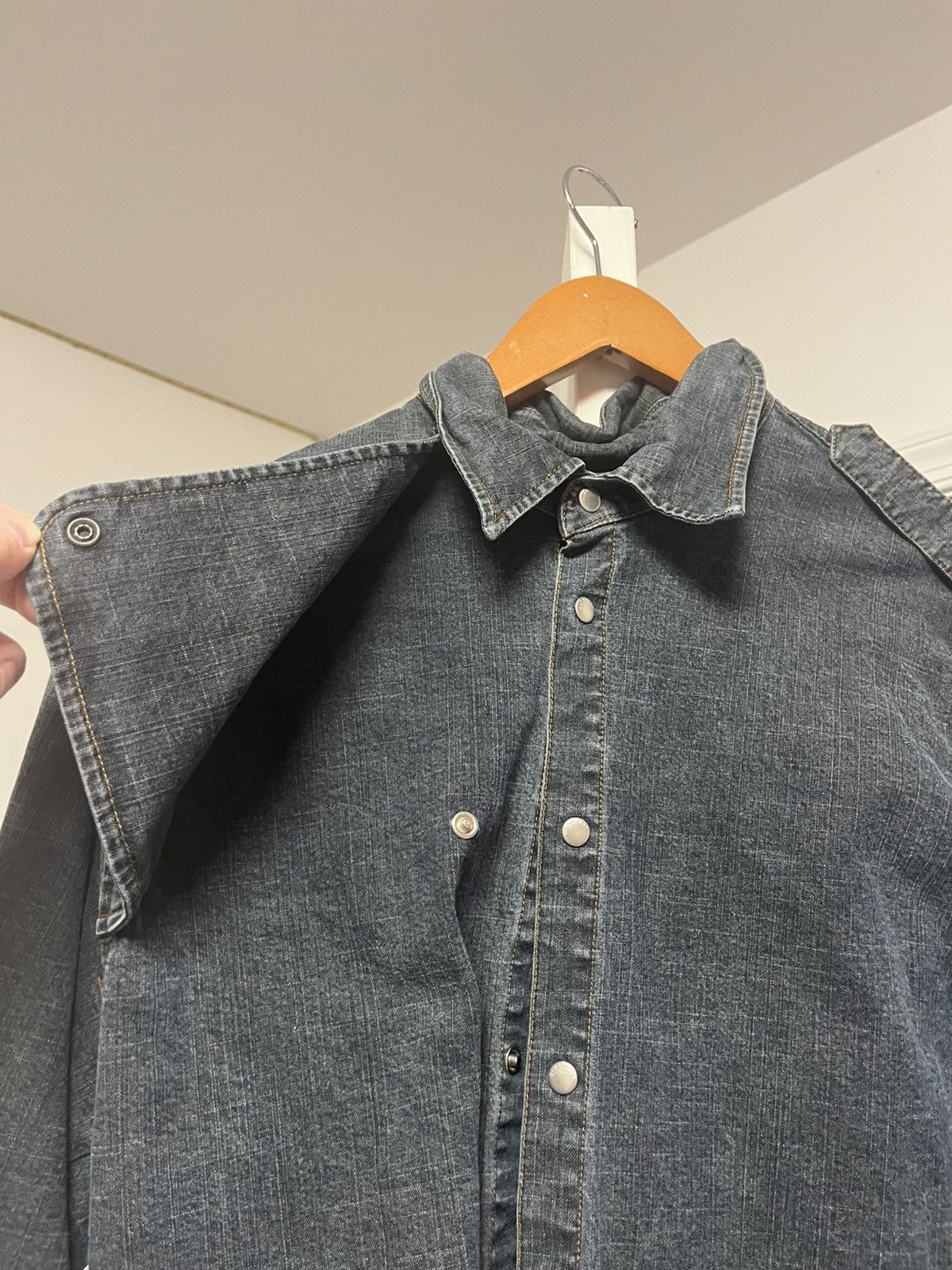 Burberry Vintage Burberry Denim Jacket Size US M / EU 48-50 / 2 - 2 Thumbnail