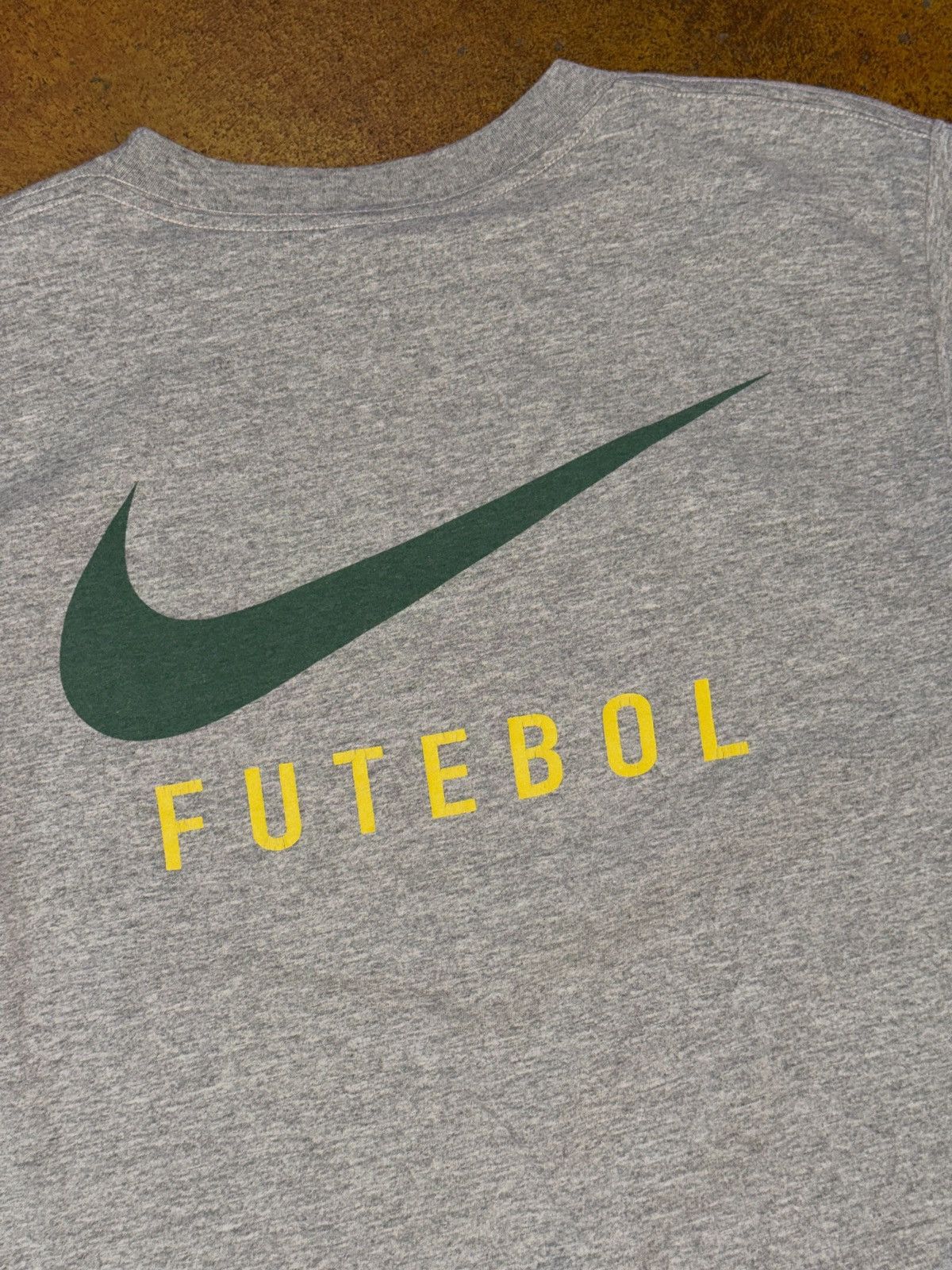 Nike Vintage Brazil 🇧🇷 90's Nike Futebol T-shirt Size US S / EU 44-46 / 1 - 5 Thumbnail