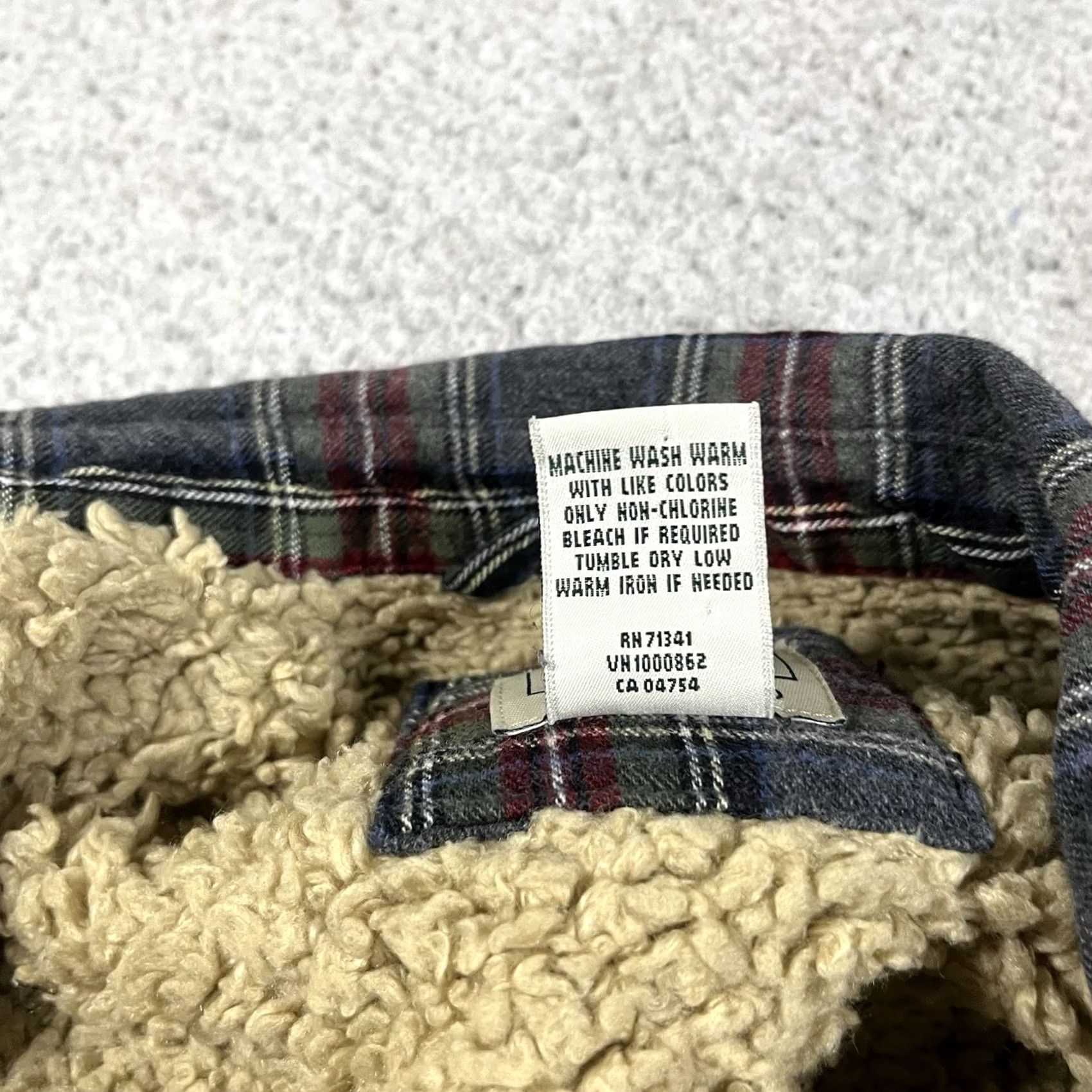 Vintage LL Bean Shirt Mens L Plaid Heavy Sherpa Fleece Lined Shacket Flannel Pockets Size US L / EU 52-54 / 3 - 6 Thumbnail