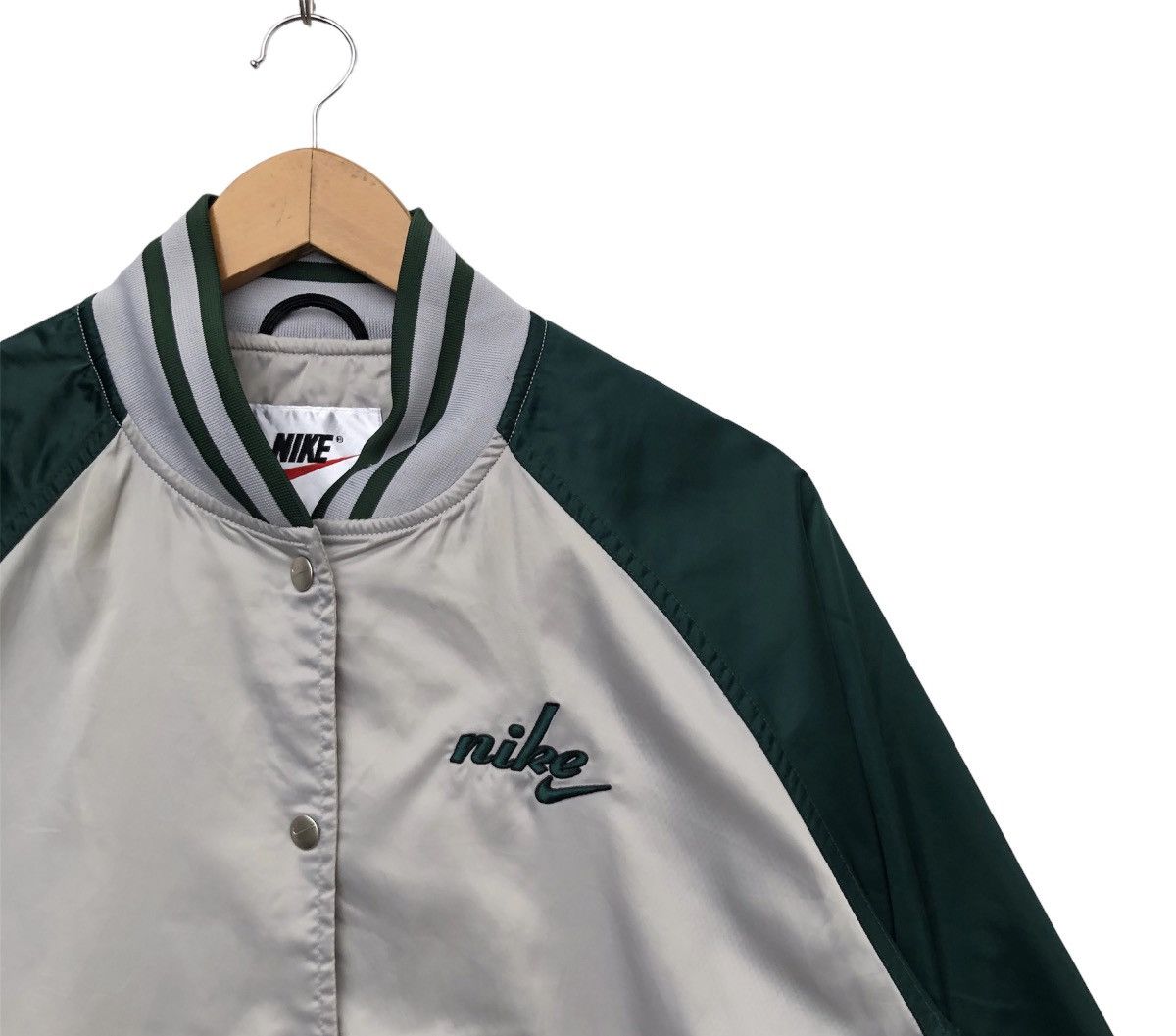 Nike Vintage 90 Nike Swoosh Small Logo Varsity Button Jacket | M Size US M / EU 48-50 / 2 - 2 Thumbnail