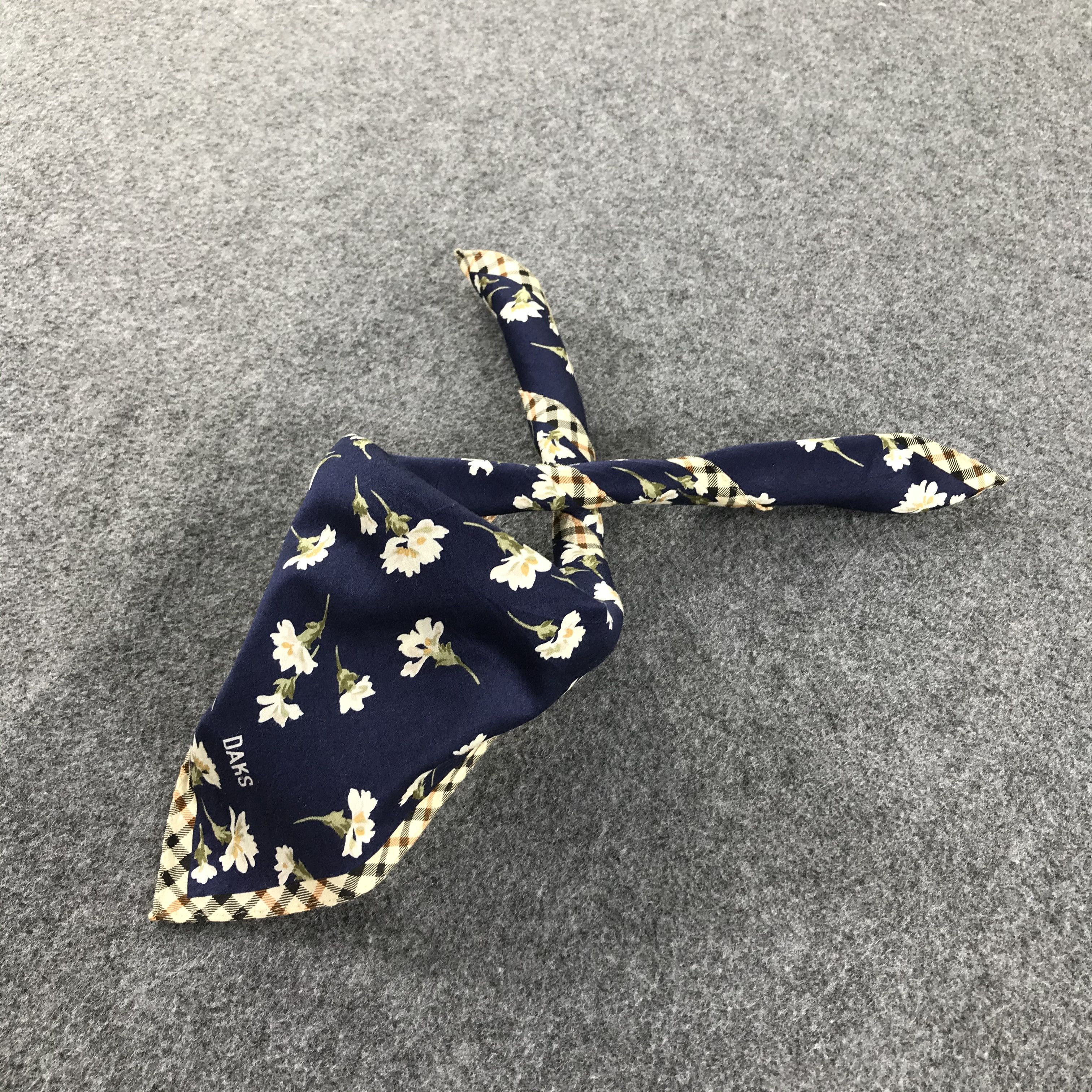 DAKS × Vintage DAKS Floral Handkerchief Neckerchief Bandana SCT082 Size ONE SIZE - 2 Thumbnail