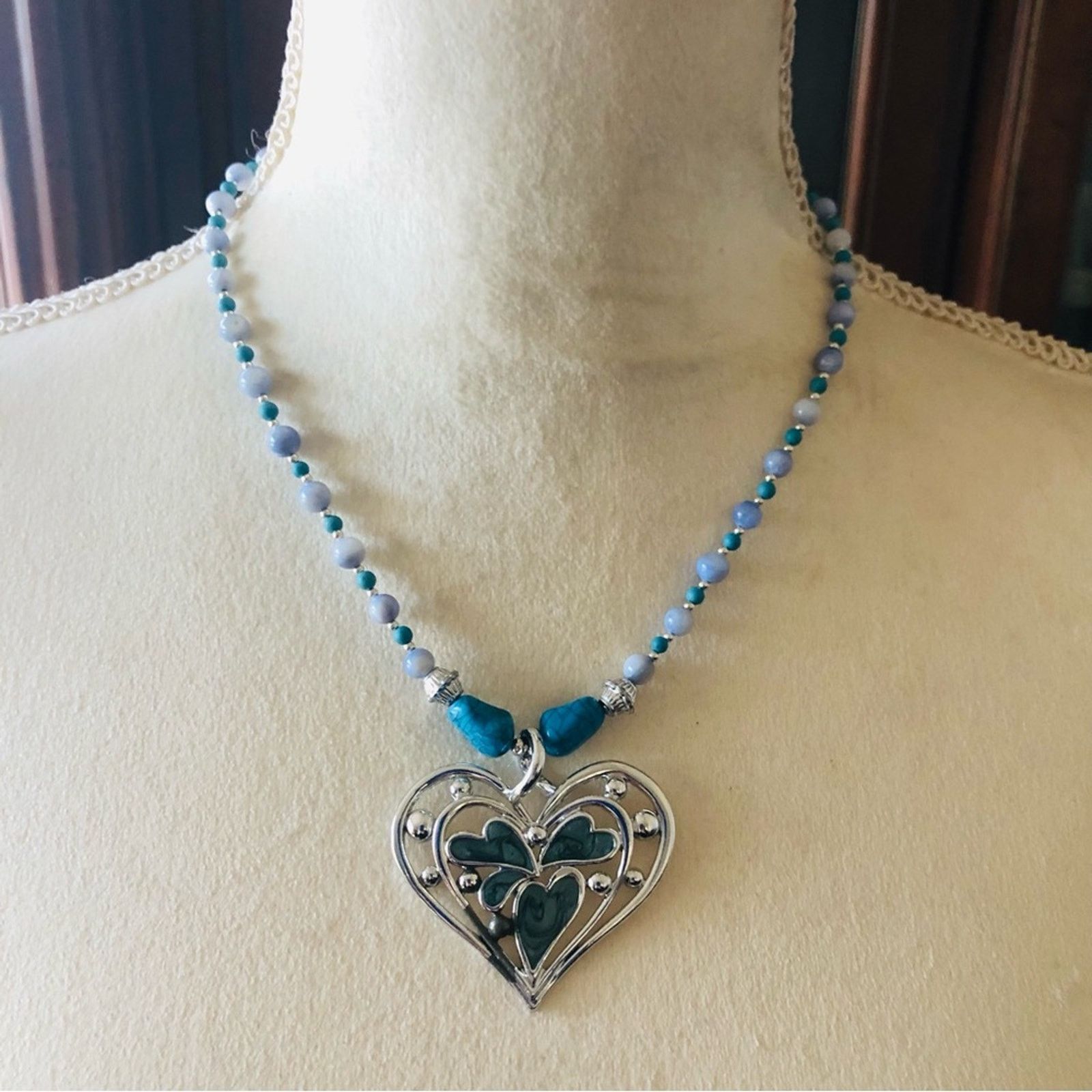 Handmade Handcrafted repurpose heart pendant howlite bead necklace Size ONE SIZE - 2 Thumbnail
