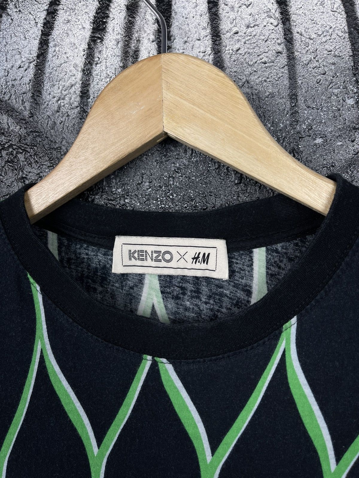 H&M × Kenzo Kenzo x H&M Black/Green Short Sleeve T-Shirt Men’s Size XS Size US XS / EU 42 / 0 - 9 Thumbnail