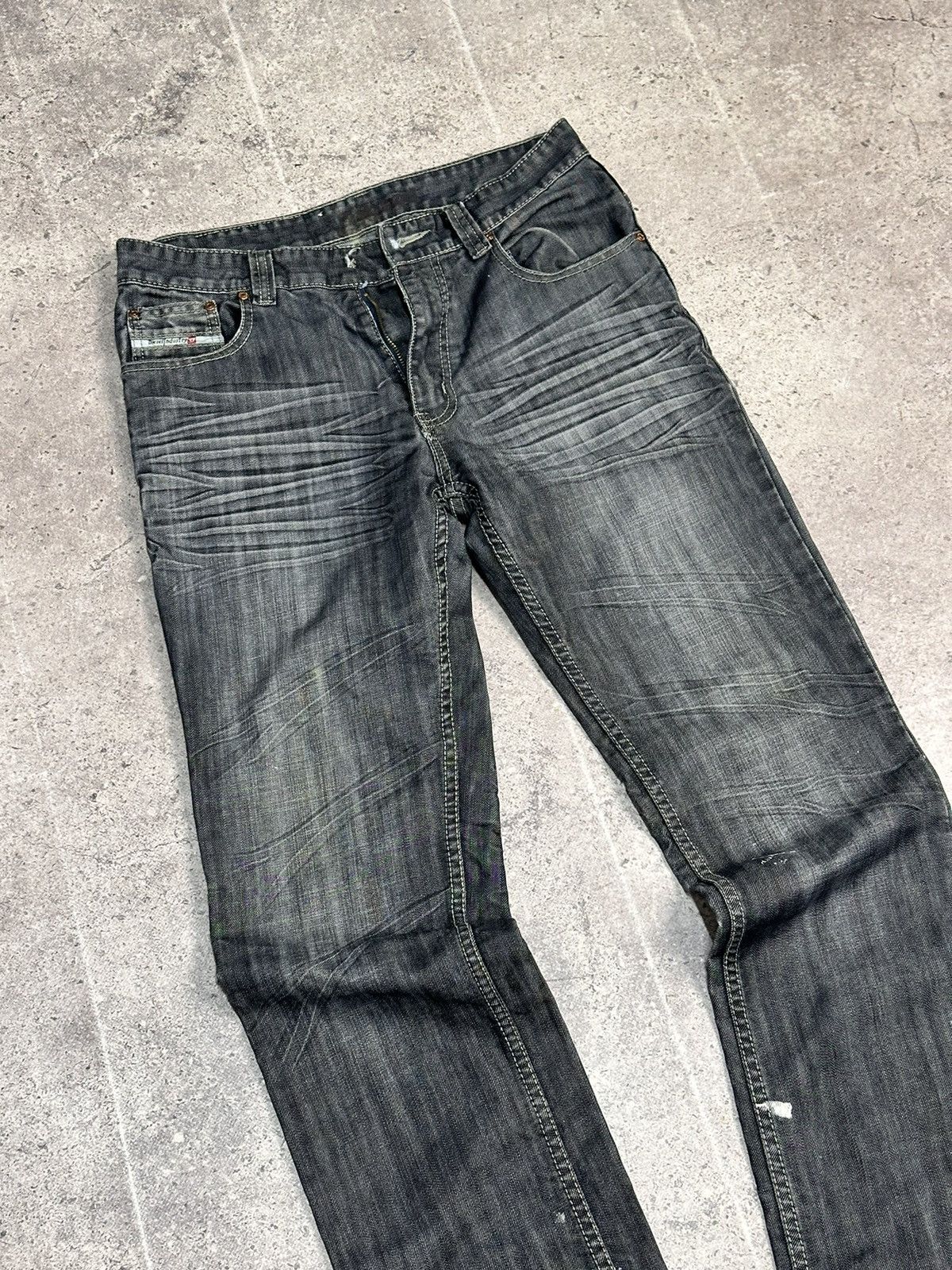 Diesel Vintage Diesel faded jeans Bontage cut Italy vintage style Size US 32 / EU 48 - 5 Thumbnail