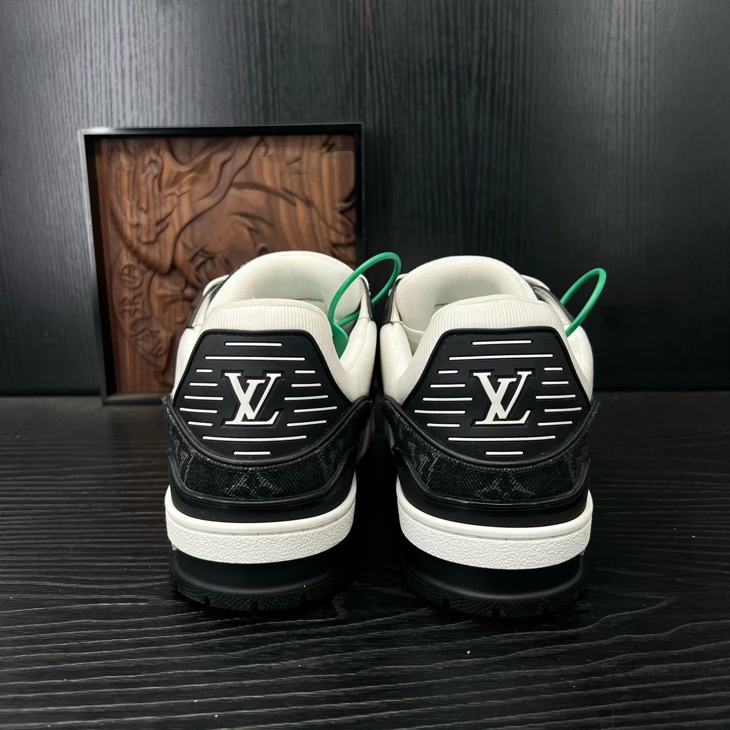 Louis Vuitton LV Trainer 9.5/43.5 Black White Denim Mint Size US 10.5 / EU 43-44 - 5 Thumbnail