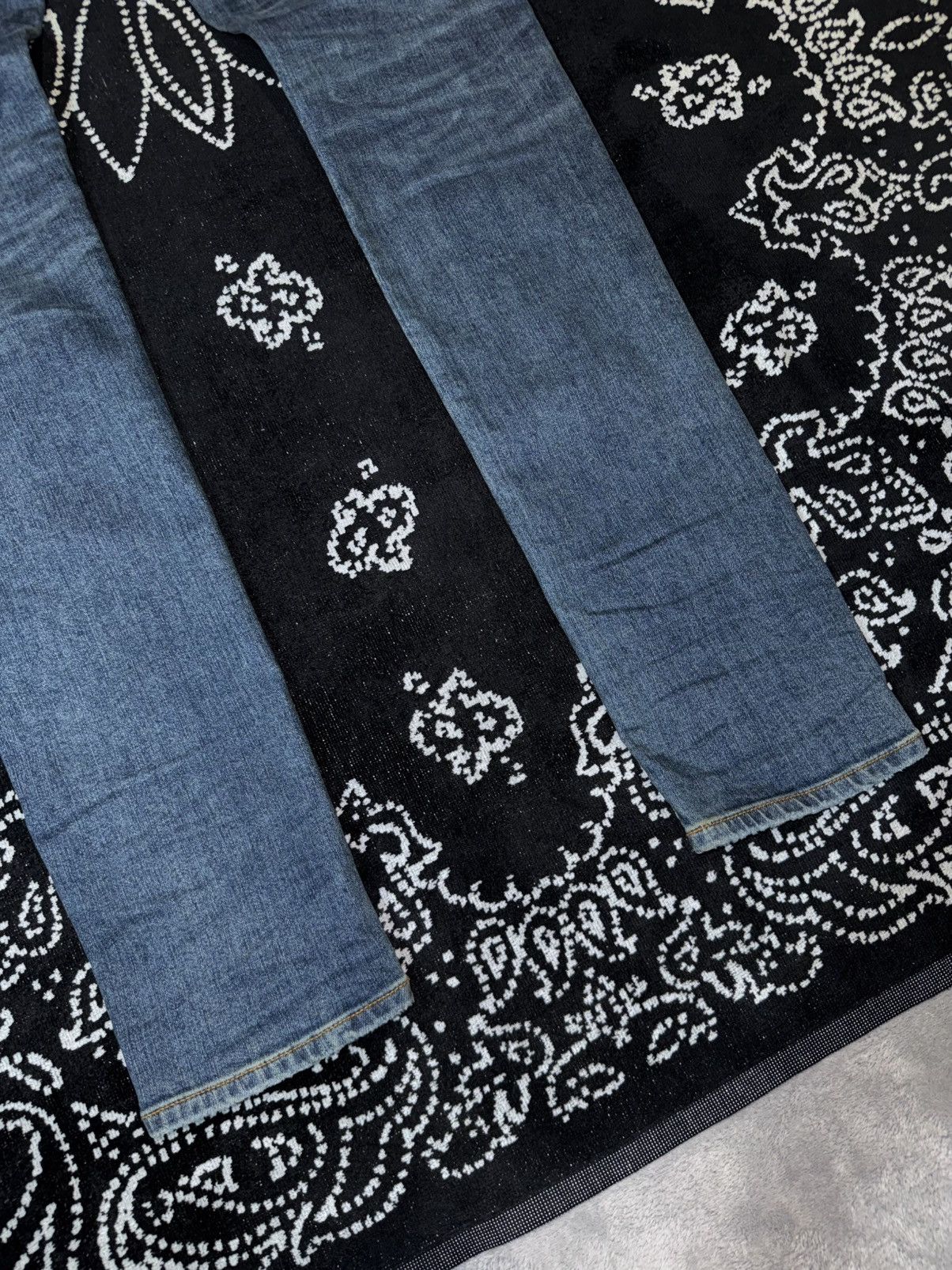 Amiri AMIRI BASIC DISTRESSED JEANS Size US 32 / EU 48 - 14 Thumbnail