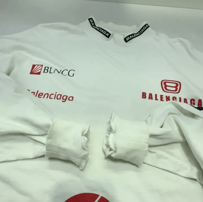 Balenciaga Balenciaga Oversized Long-Sleeve T-Shirt 1M Size US S / EU 44-46 / 1 - 11 Thumbnail