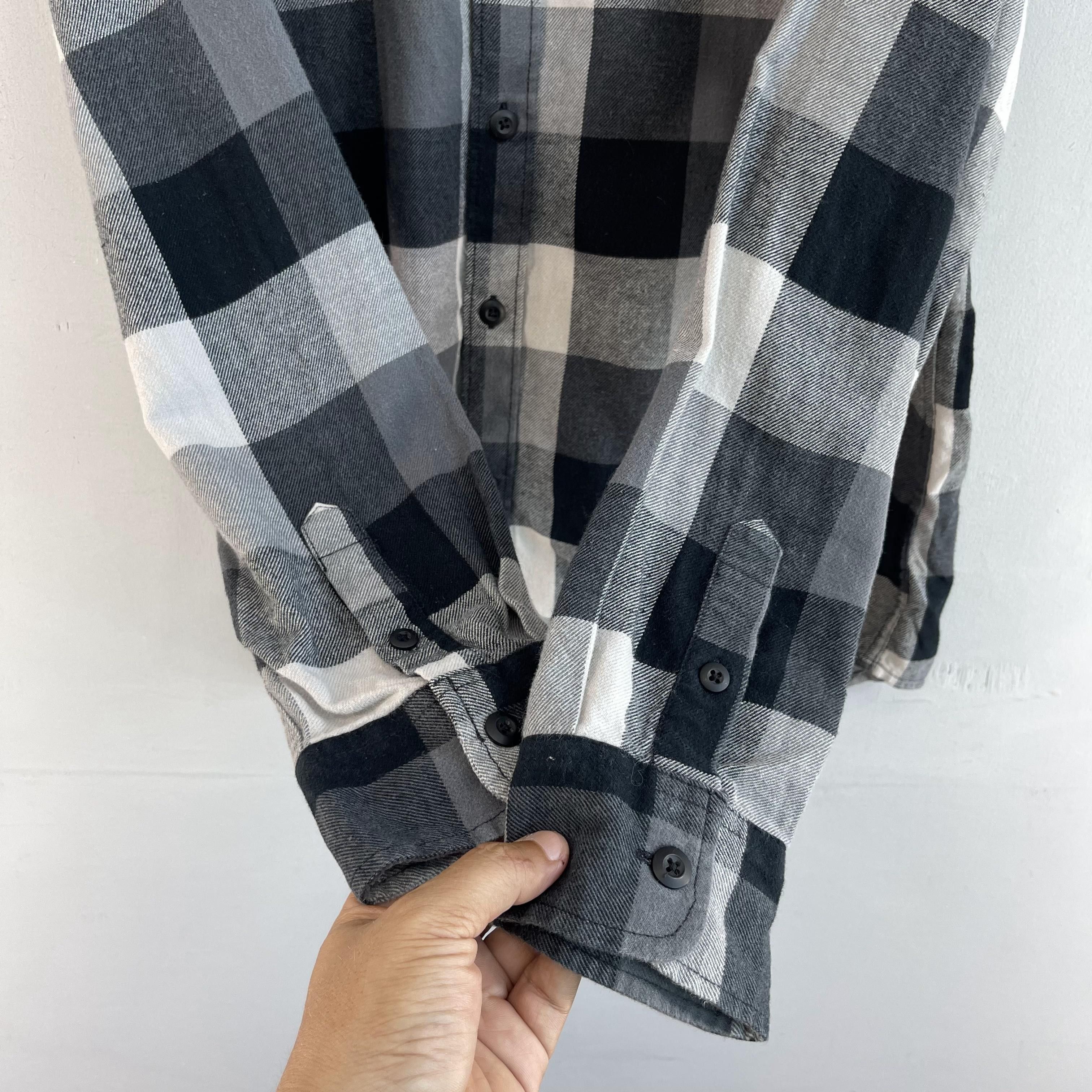 Flannel × Vans Vintage VANS Plaid Black/Gray Flannel Shirt Button Up Size US M / EU 48-50 / 2 - 8 Thumbnail