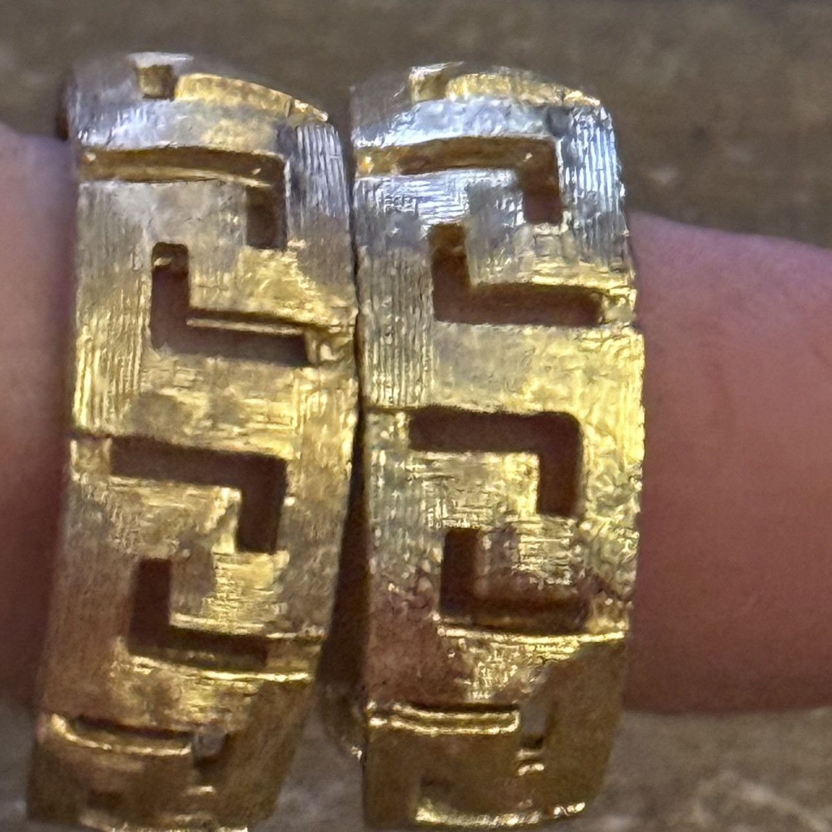 Vintage Vintage Napier gold tone Greek key screw back hoop earrings Size ONE SIZE - 4 Thumbnail