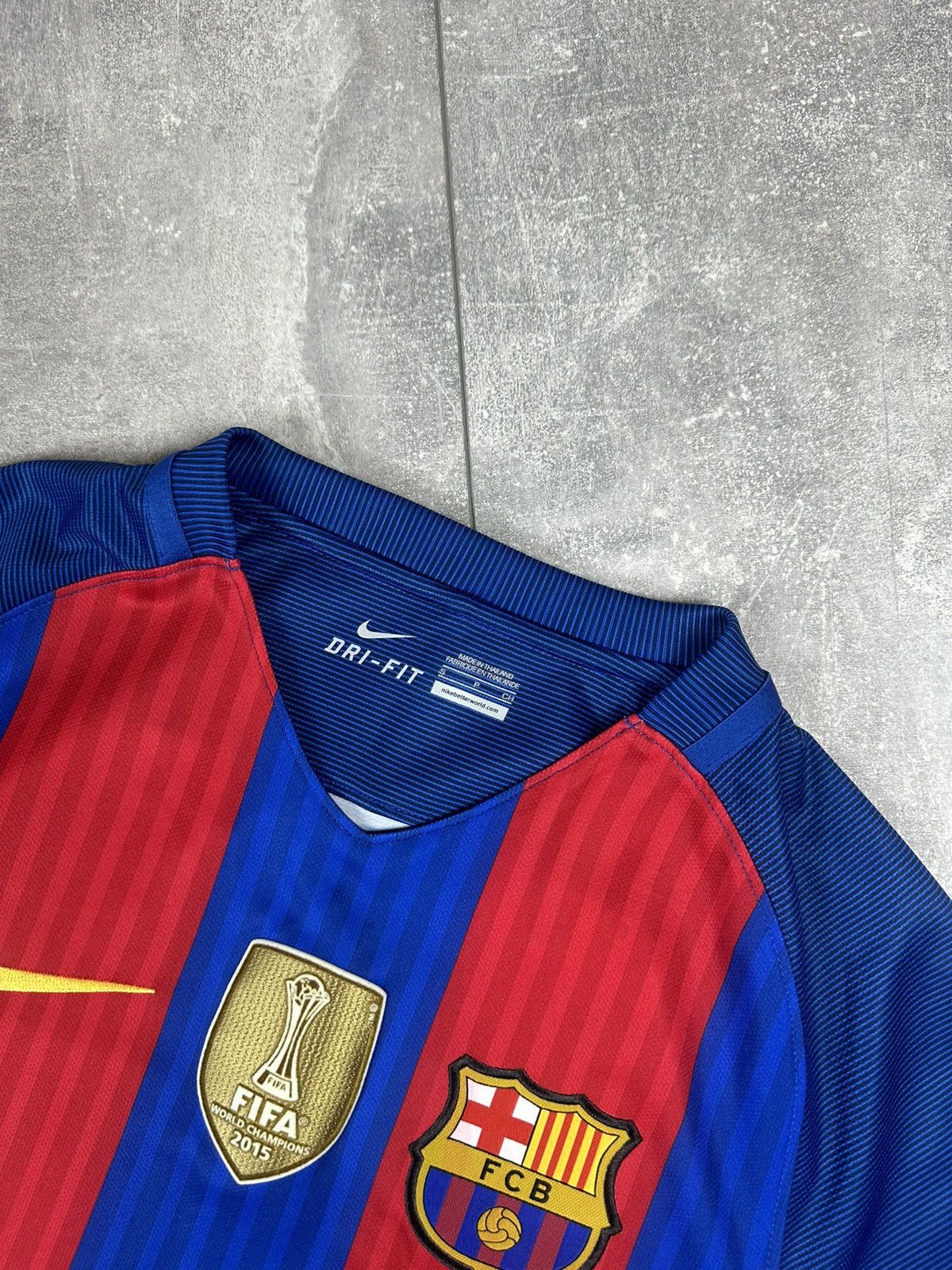 Nike Nike Barcelona FC 2016/17 Home Soccer Football Jersey Size US S / EU 44-46 / 1 - 5 Thumbnail