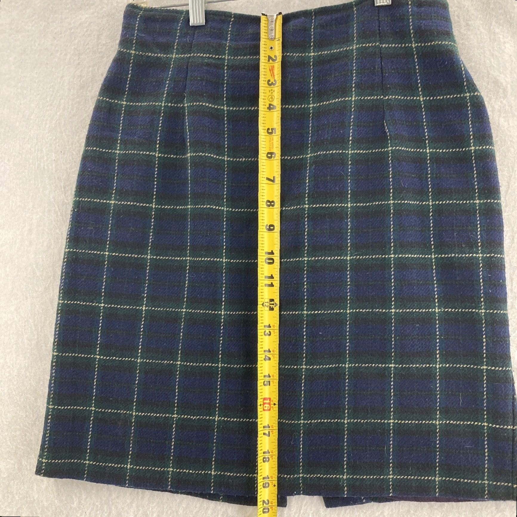 Camel VINTAGE Red Camel Plaid Skirt Womens Size 7 Wool Blend 90s Knee Length Straight Skirt Womens Size 28" / US 6 / IT 42 - 5 Thumbnail