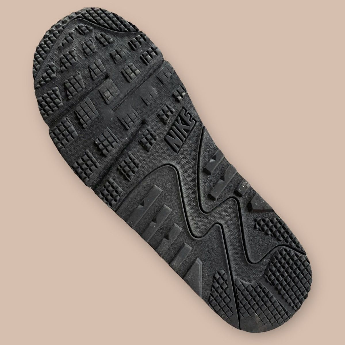 Nike Nike Air Max 90 Utility 'Triple Black' Size US 9 / EU 42 - 19 Thumbnail