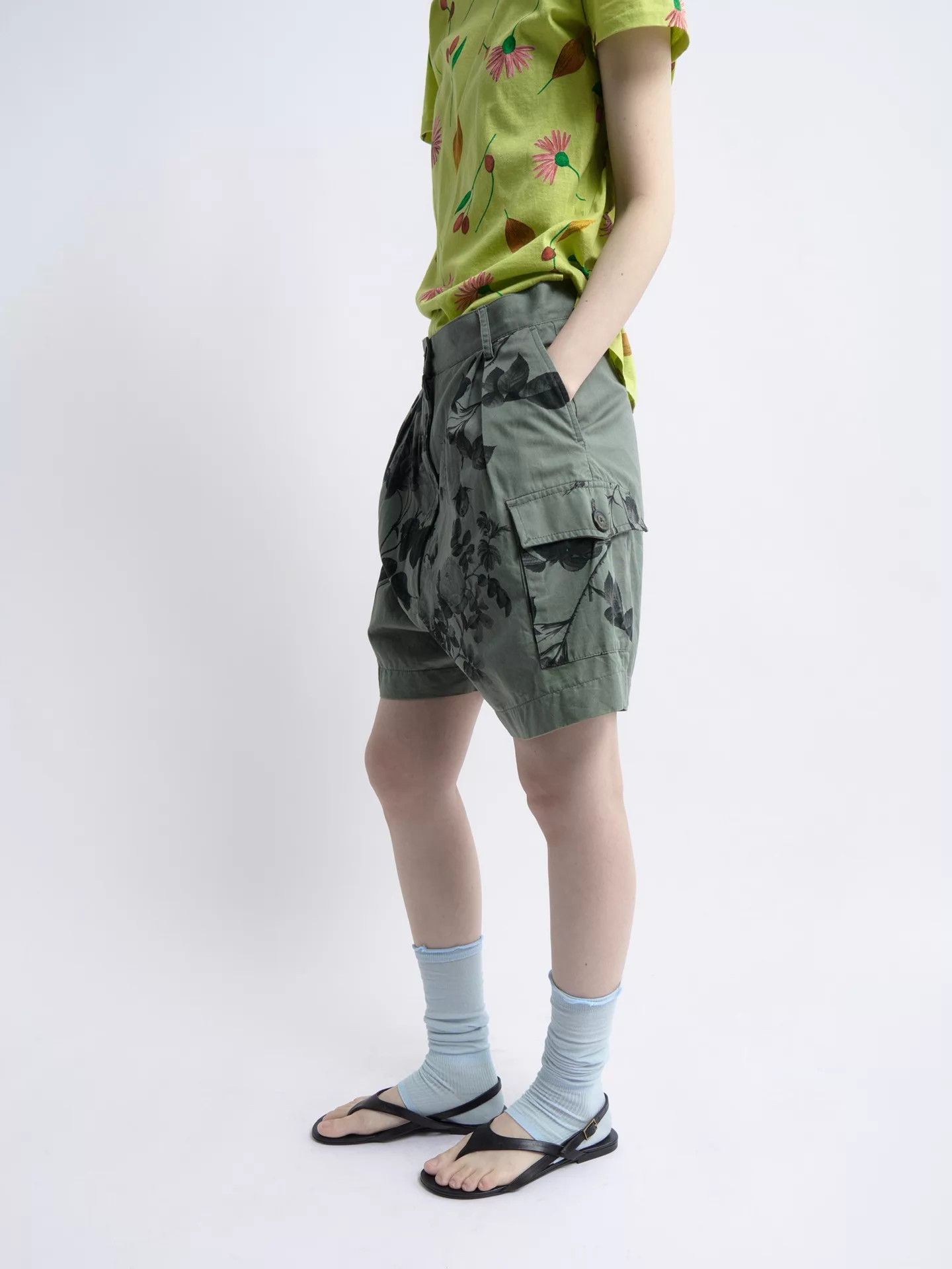 Vivienne Westwood VIVIENNE WESTWOOD Anglomania Gray-Green Black Rose Cargo Shorts Size 27" / US 4 / IT 40 - 3 Thumbnail