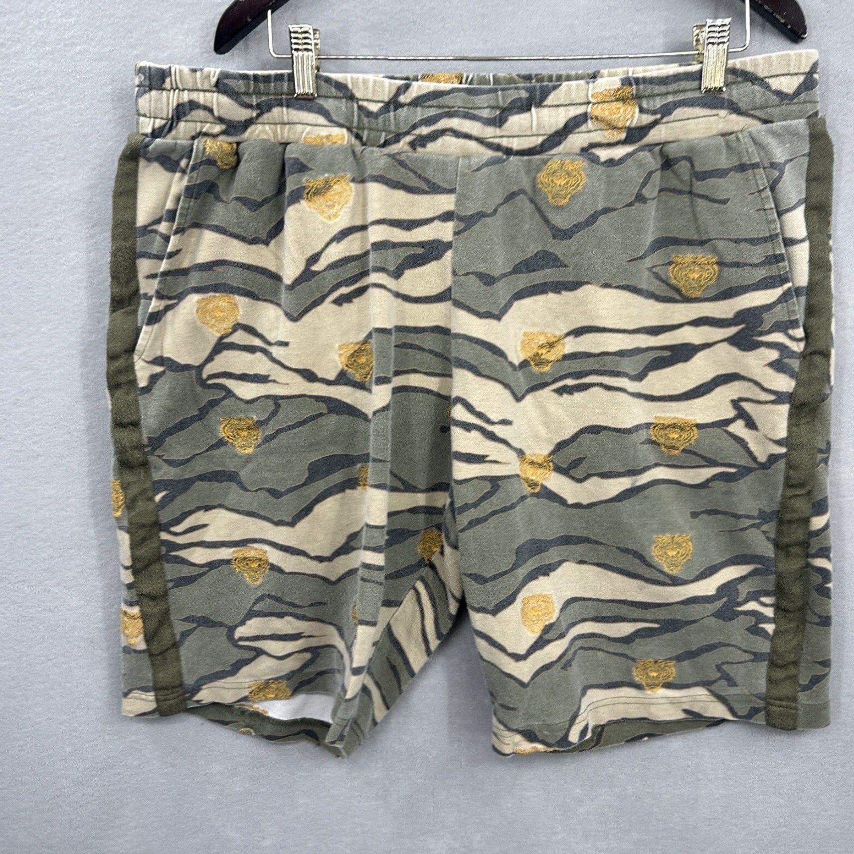 Sean John Sean John Shorts Mens XL Tiger Embroidered Pocket Cargo Hip Hop Beig e Casual Cotton Front Flat Pockets Drawstring 90s Vintage Mens Size US 36 / EU 52 - 2 Thumbnail