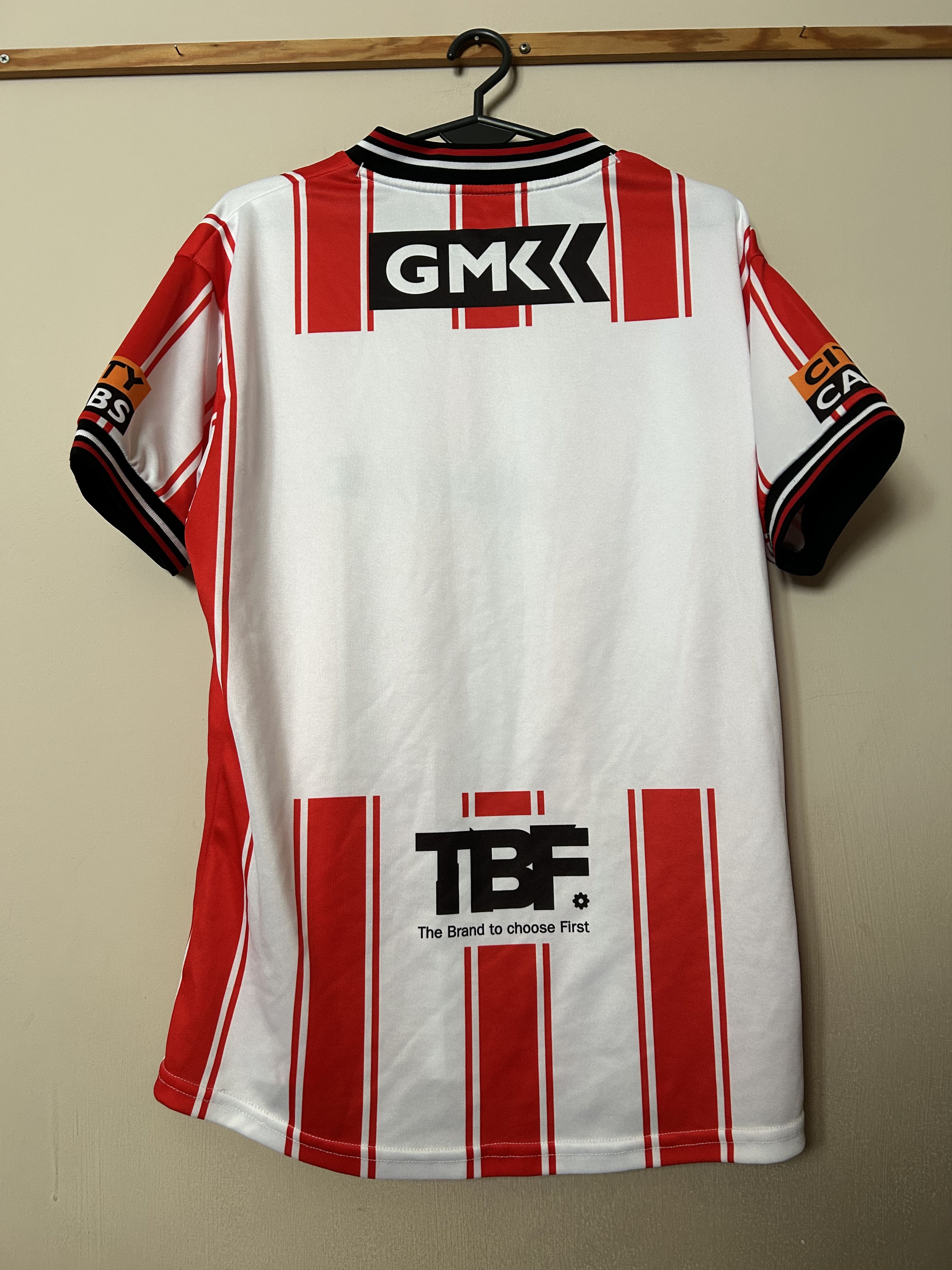 O'Neills DERRY CITY F.C. Ireland - O'Neills - 2024 - M - UNIQUE Size US M / EU 48-50 / 2 - 2 Thumbnail