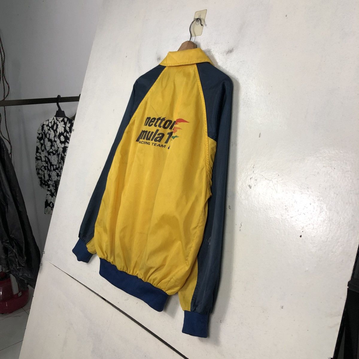 Benetton 📌Vintage Bomber Jacket Benetton Formula 1 Racing Team Logo Size US M / EU 48-50 / 2 - 12 Thumbnail