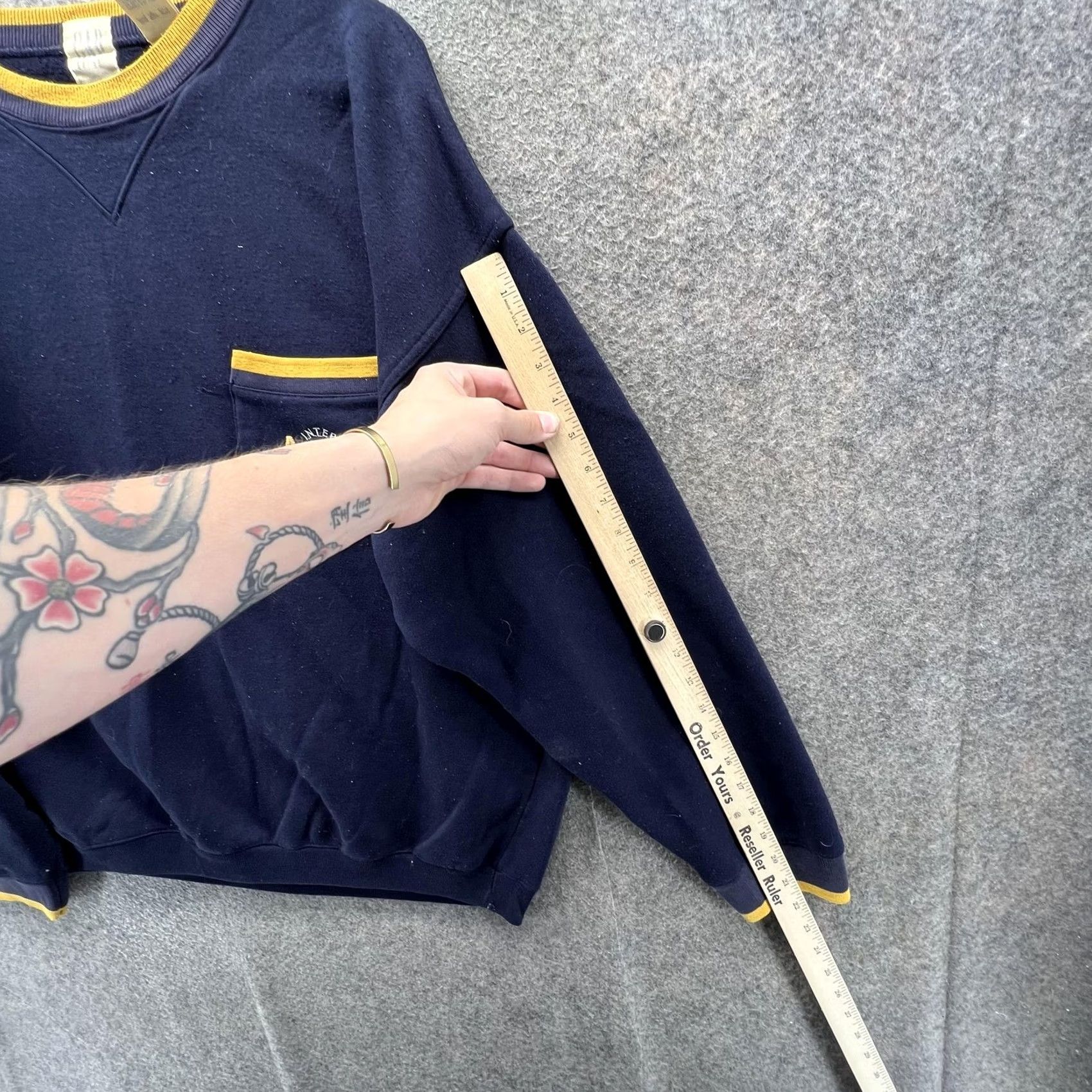 Gap VINTAGE Gap Sweatshirt Mens Large Blue Athletic Team Pocket Fleece Crewneck 90s Size US L / EU 52-54 / 3 - 3 Thumbnail