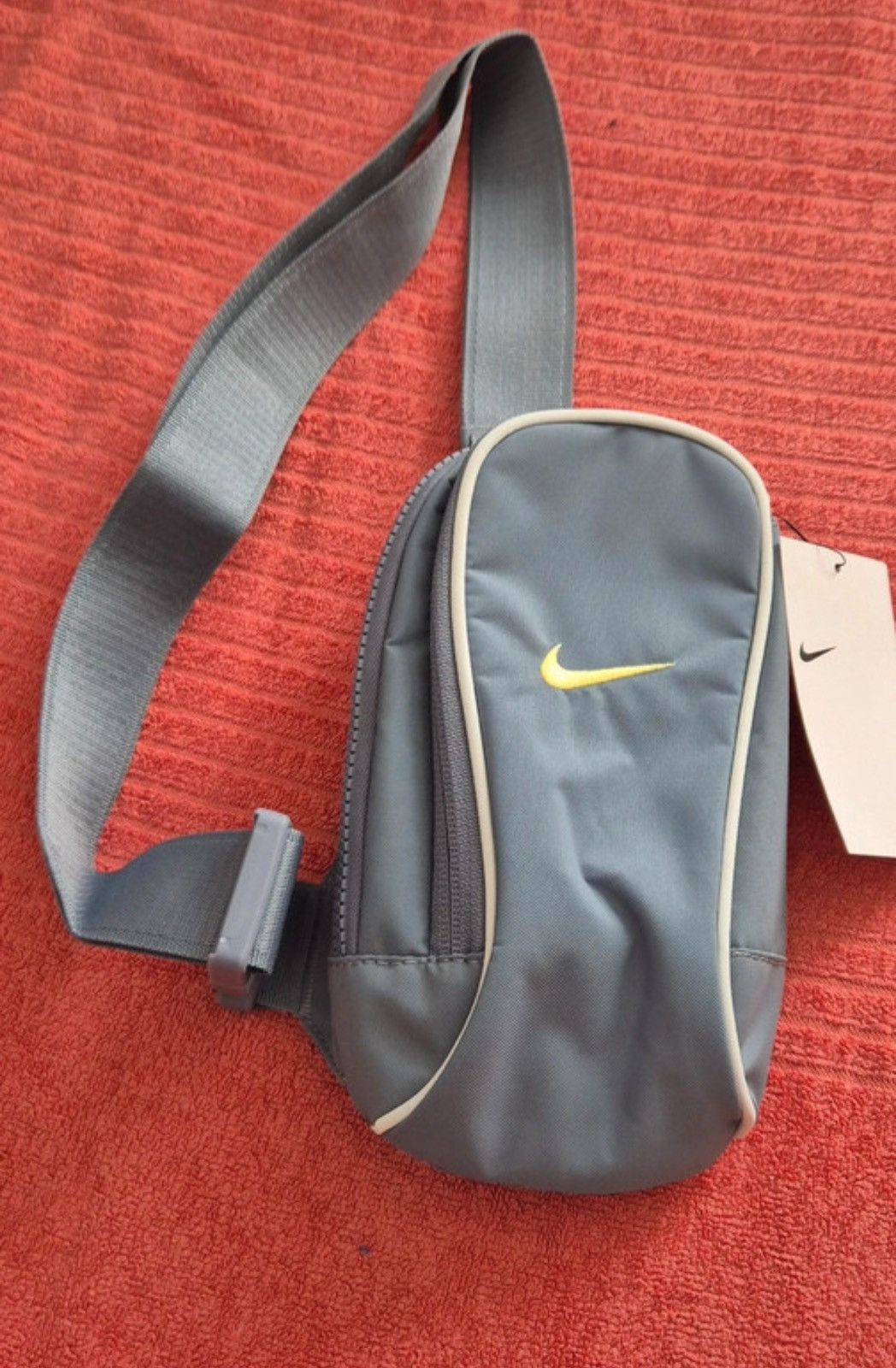 Nike × Vintage NIKE VINTAGE BASIC SLING BAG DRIP DROLL Size ONE SIZE - 1 Thumbnail