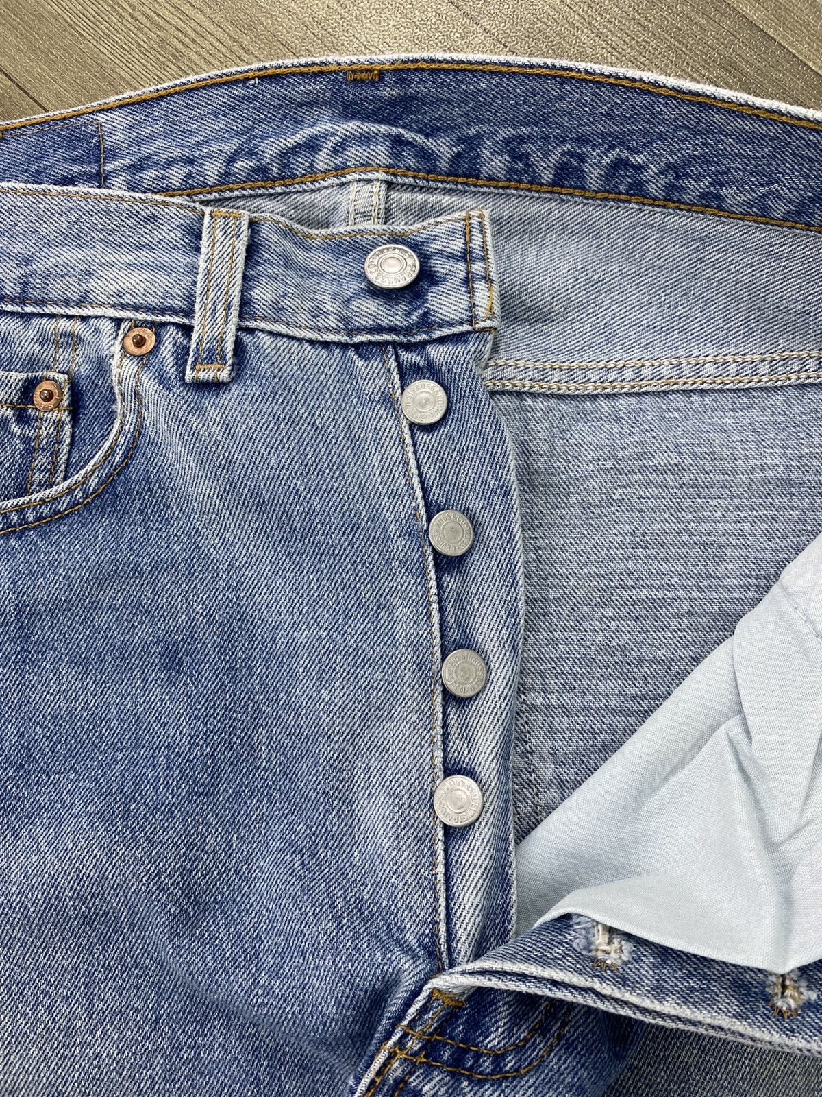 Levi's Vintage Clothing 🇺🇸1990s Vintage Levis 501 USA Straight 32x33 Light Blue Jeans Size US 30 / EU 46 - 10 Thumbnail