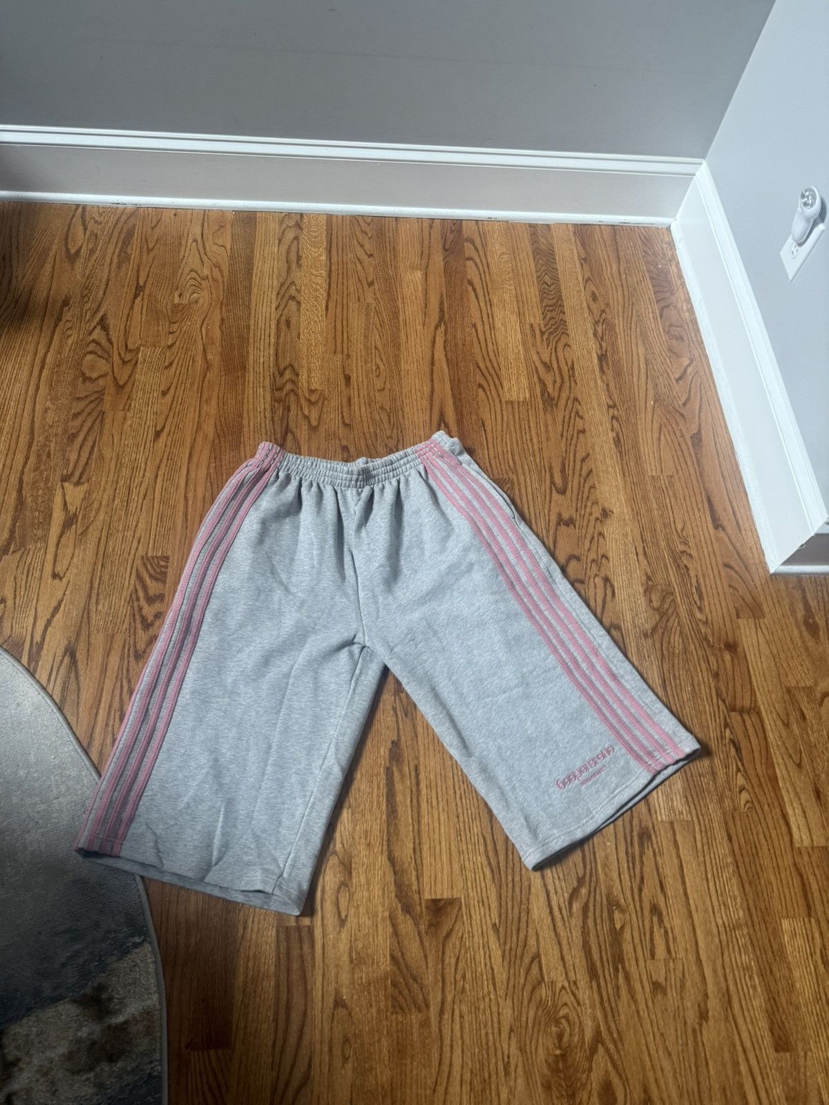 The GV Gallery EXCLUSIVE GRAY & PINK GV GALLERY AUNT CATHY BAGGIES Size US 38 / EU 54 - 4 Thumbnail