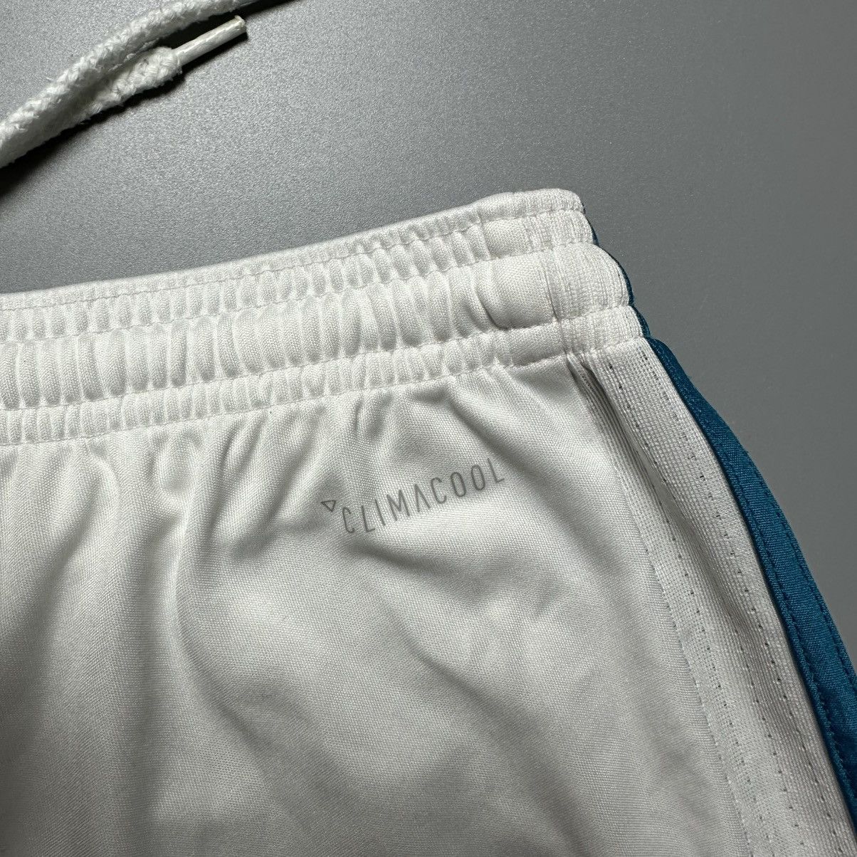 Vintage REAL MADRID ADIDAS 2016/2017 FOOTBALL HOME SHORTS #7 RONALDO Size US 29 - 8 Thumbnail