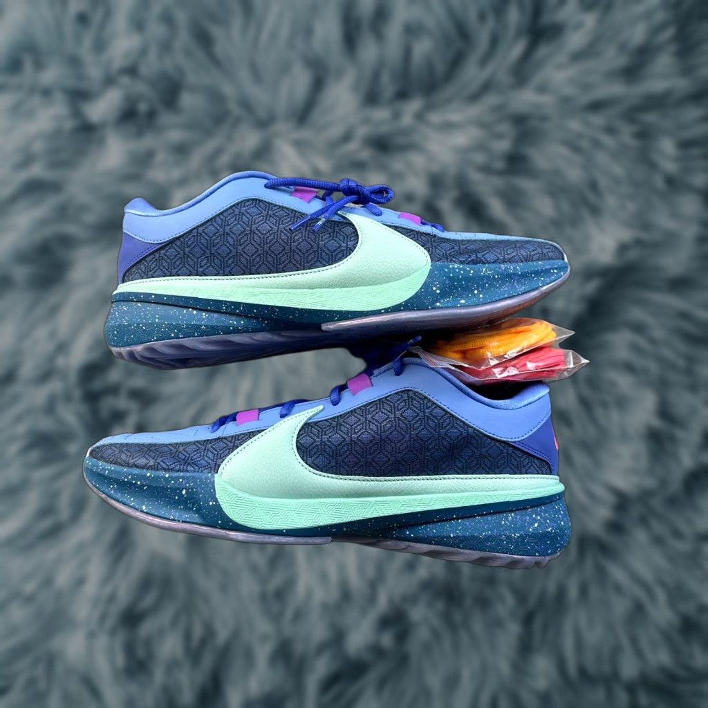 Nike VINTAGE Nike Zoom Freak 5 Mens Sneaker 14 EYBL Academy Unreleased Size ONE SIZE - 1 Thumbnail