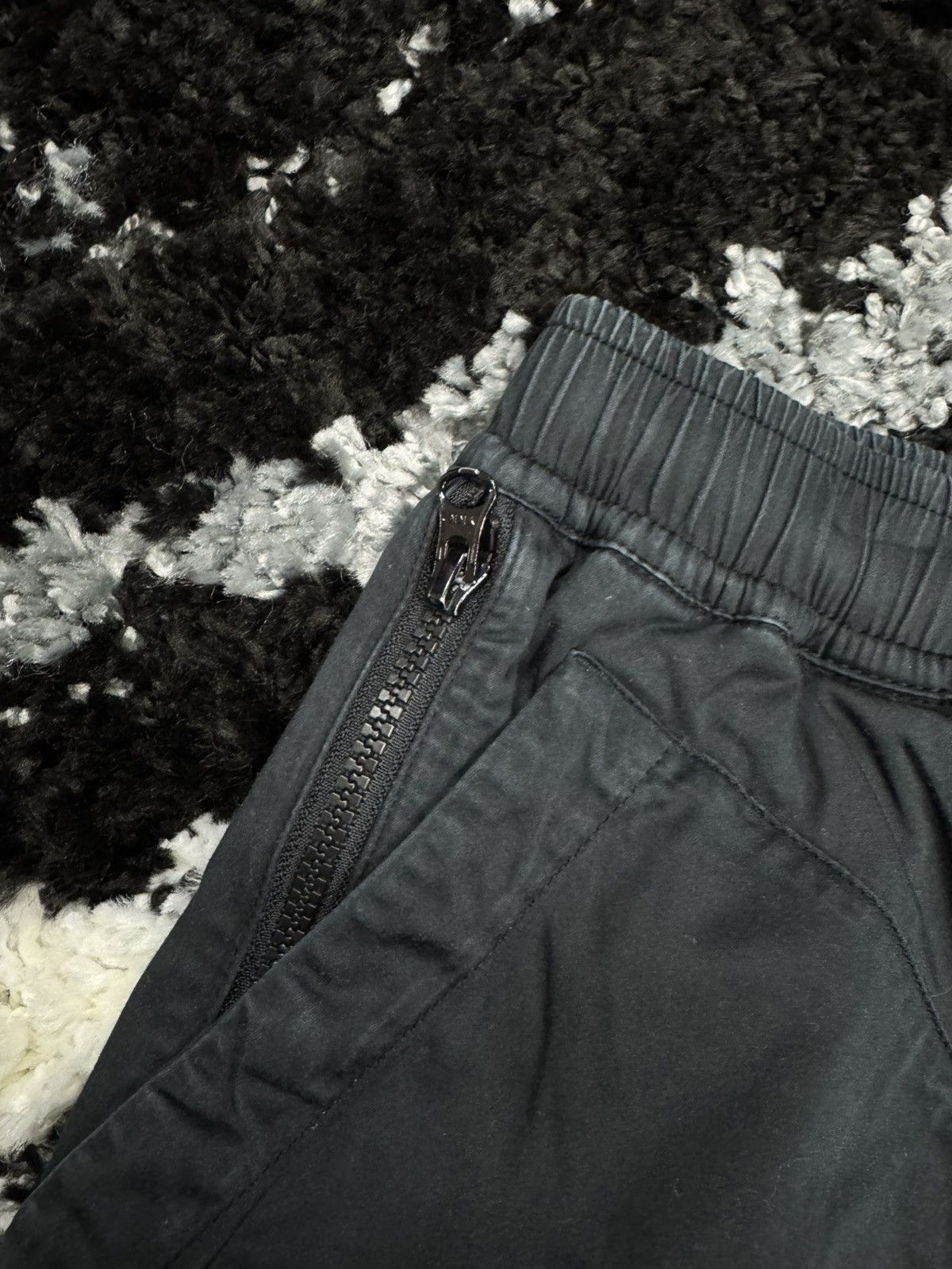 Stone Island Shadow Project Stone island shadow project shorts (navy) Size US 30 / EU 46 - 3 Thumbnail