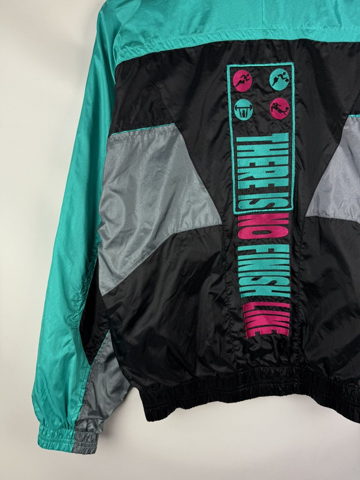 Nike Nike Vintage Men’s Nylon Full Zip Windbreaker Jacket Size S Size US S / EU 44-46 / 1 - 21 Thumbnail