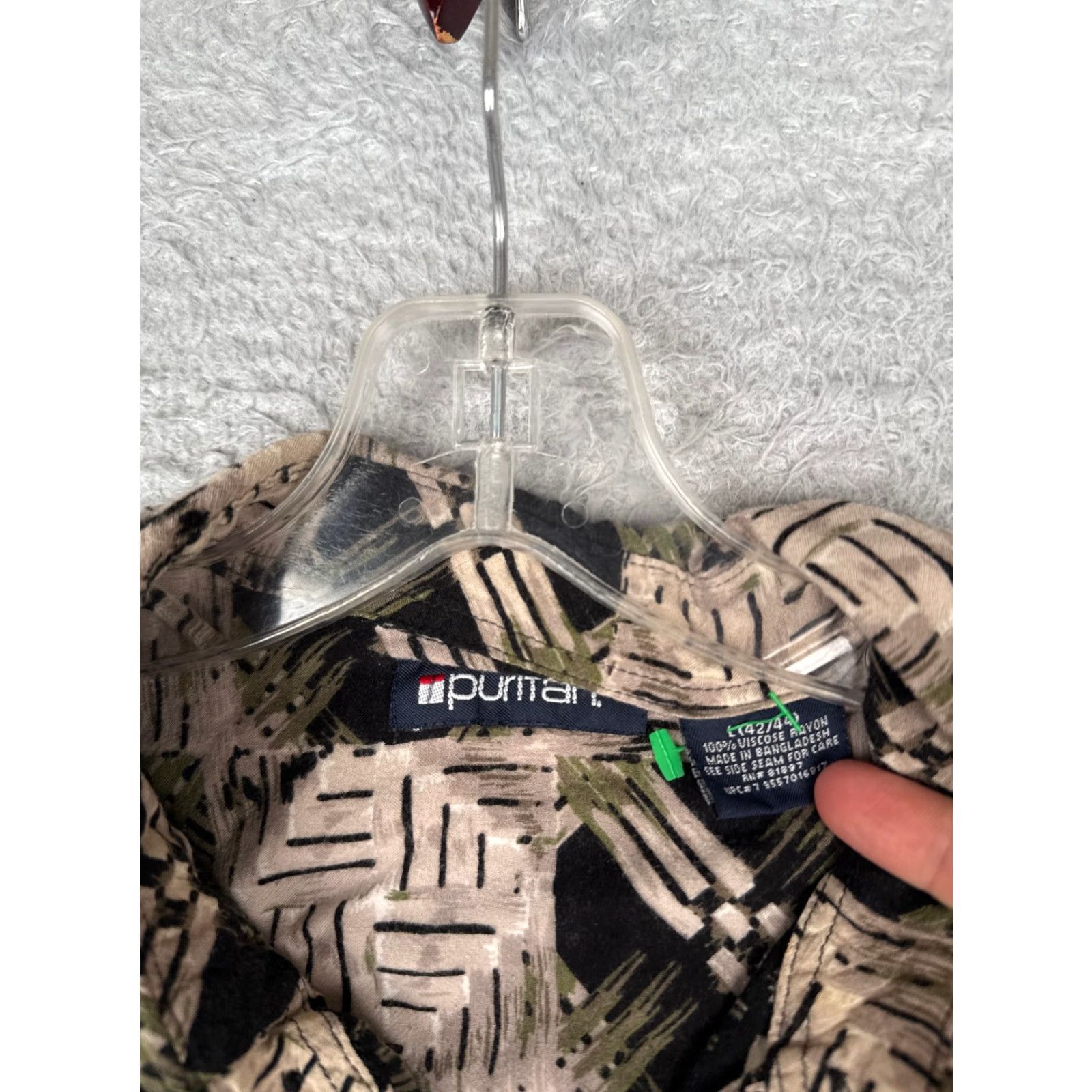 Vintage Puritan Shirt Men Large Beige Black Tile Geometric Hawaiian 100% Rayon Button Up Size US L / EU 52-54 / 3 - 7 Thumbnail