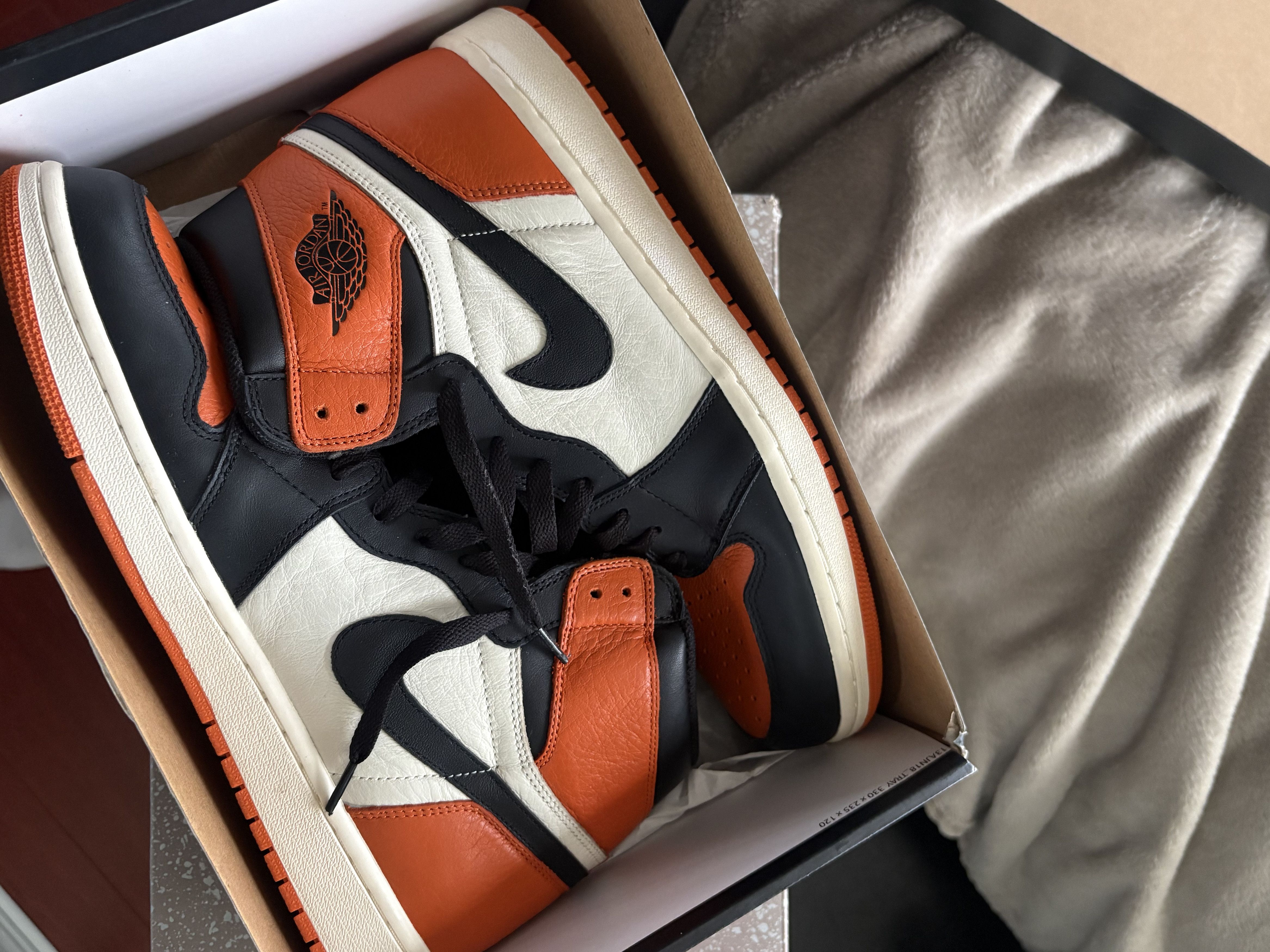 Jordan Brand OG Shattered Backboard 2015 Size US 12 / EU 45 - 1 Thumbnail