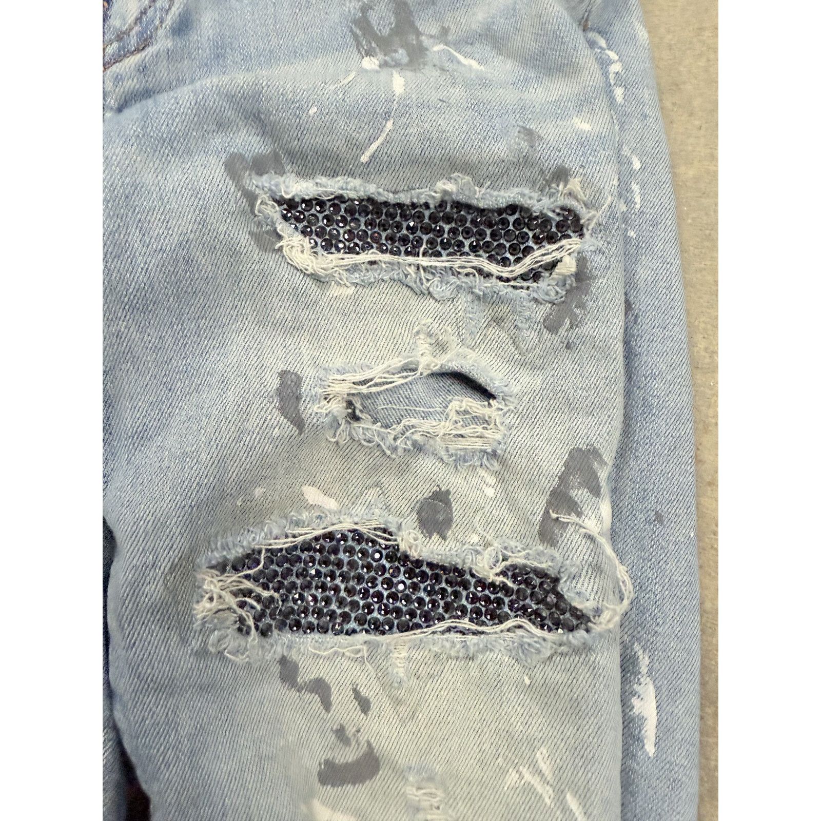 Amiri Amiri Jeans Light Wash Splatter Swarovski Patch Used 26 Size US 26 / EU 42 - 2 Thumbnail